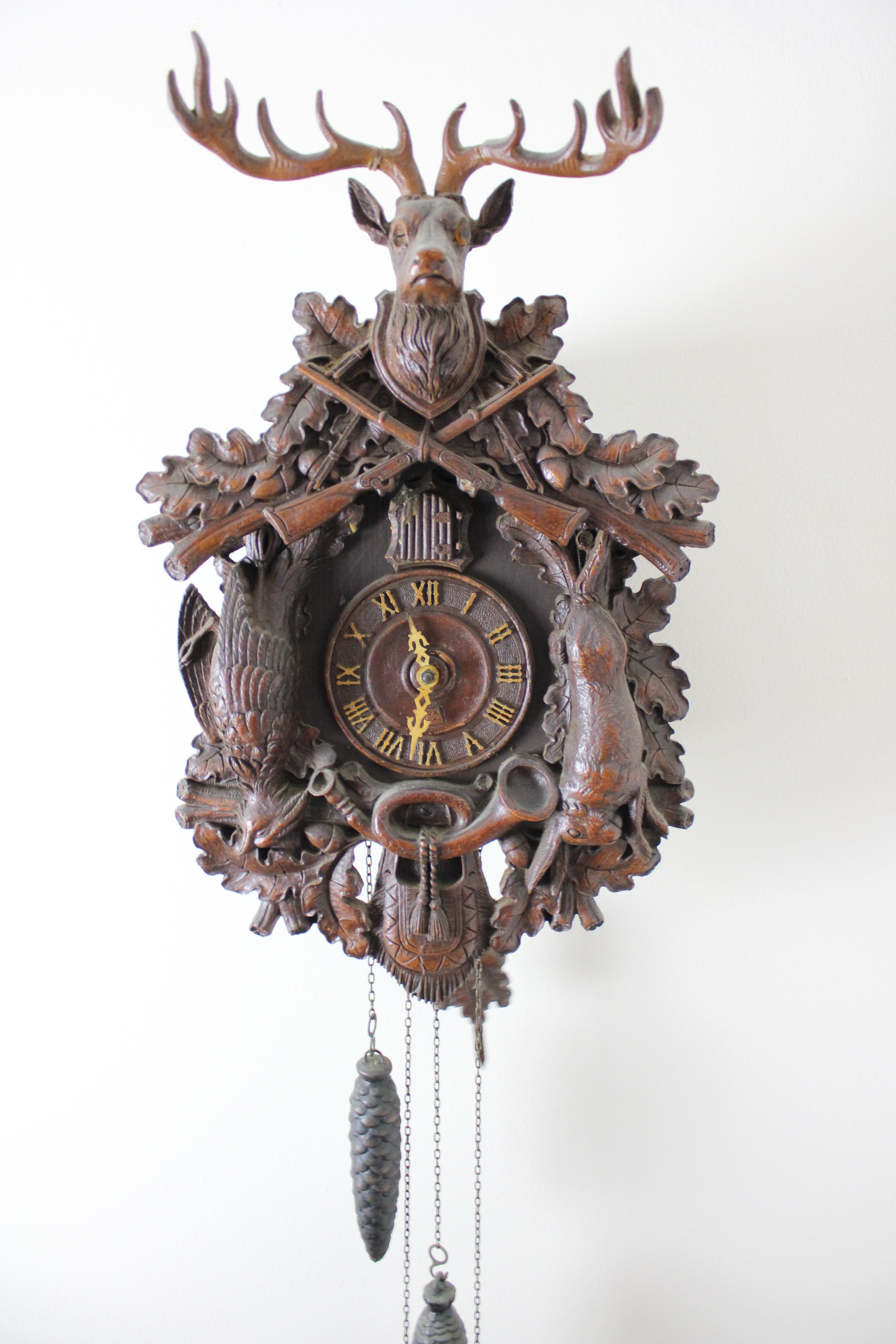 German Black Forest Style Lux USA Hunters Cuckoo Clock