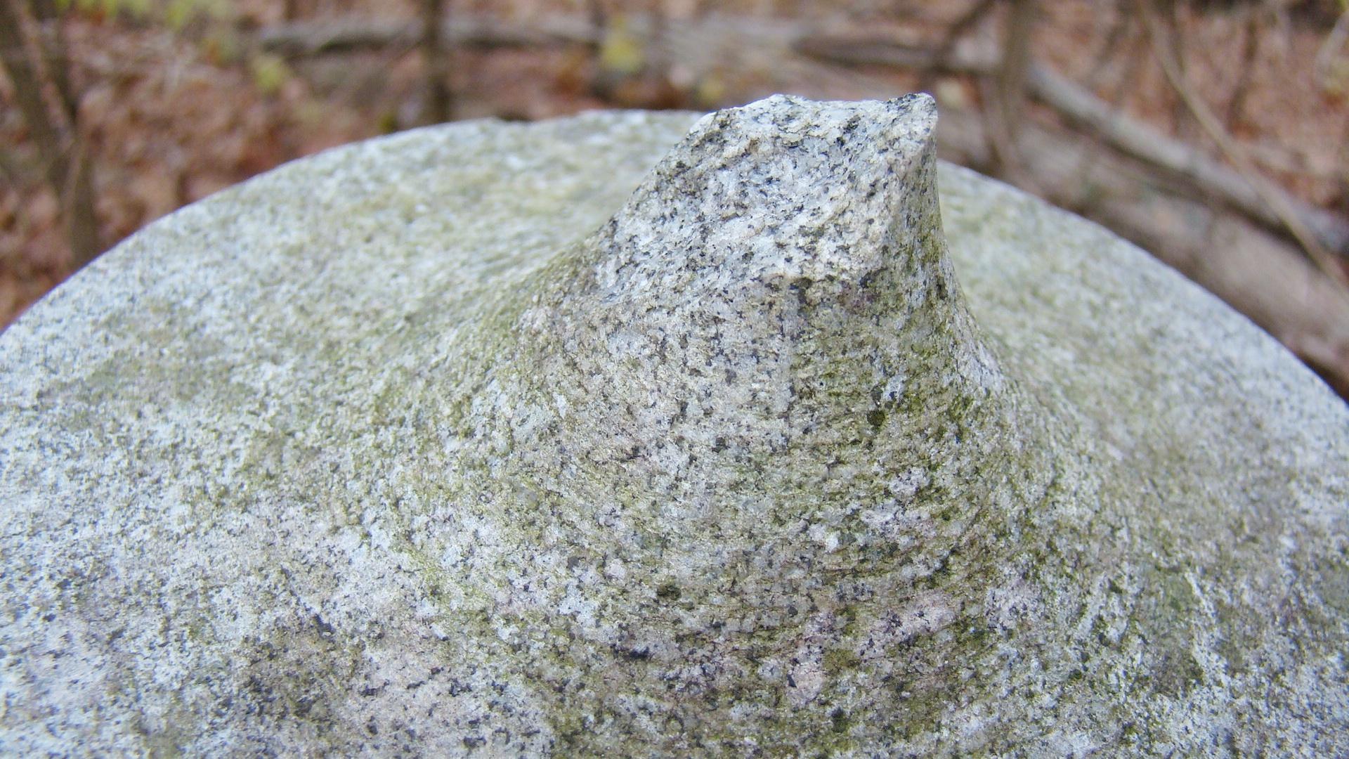 Granite Japanese Outdoor Cantilevered Pagoda Lantern Sculpture