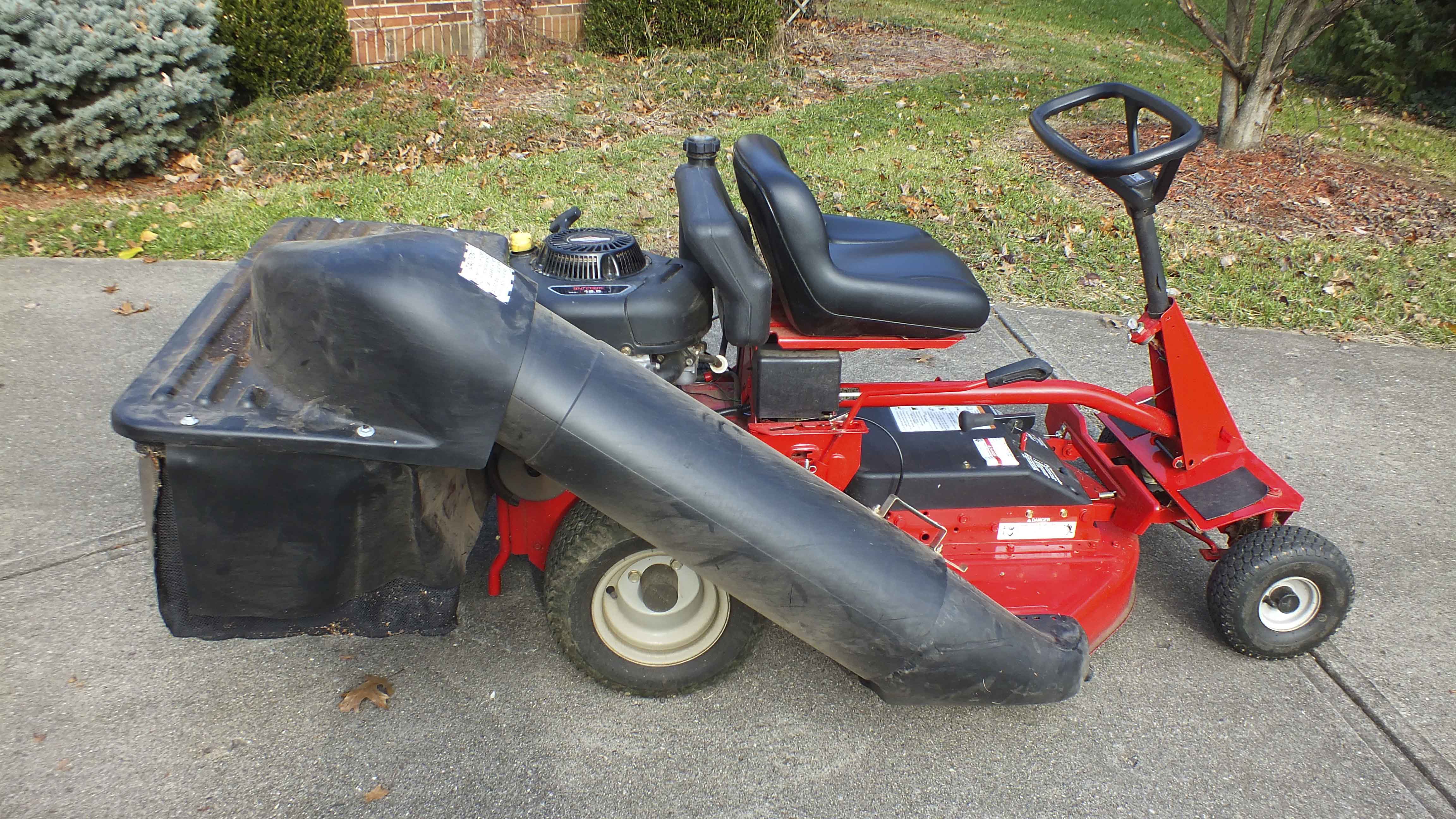 2009 Snapper Riding Mower with Leaf Catcher