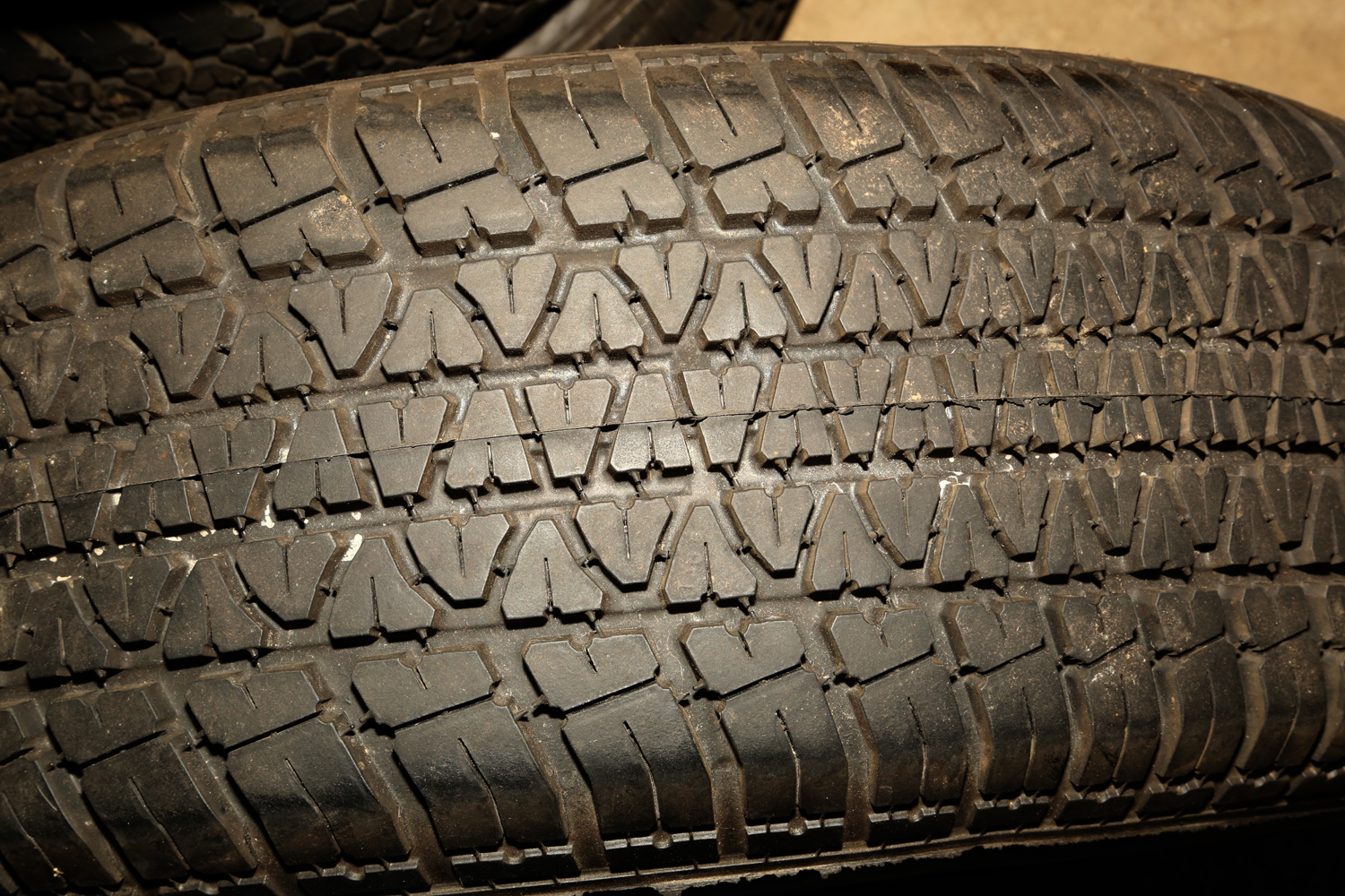 Set of Four Aluminum Rims with Defender SRX+4 Tires