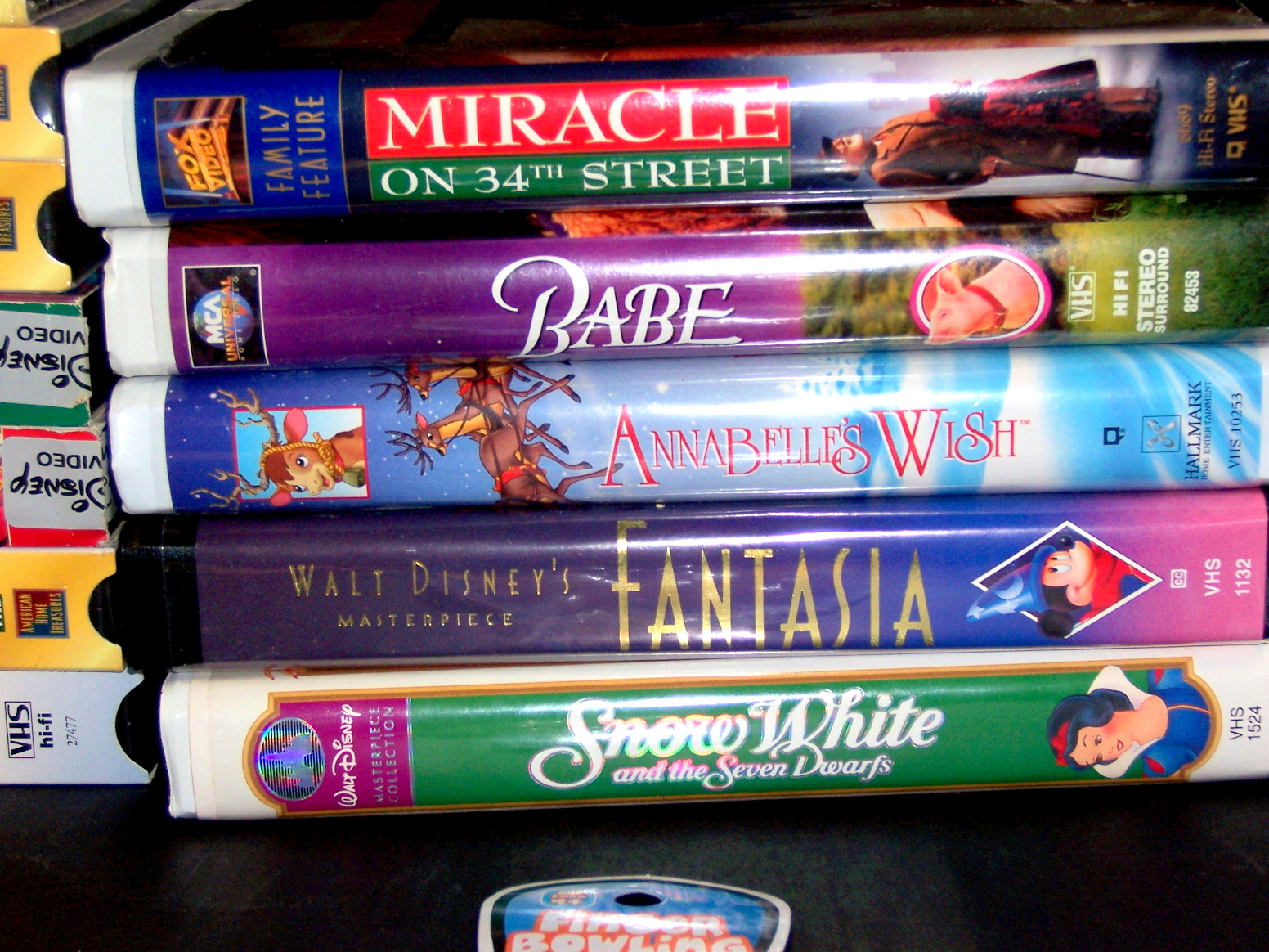 Kids VHS Tapes Include Disney, Charlie Brown, Babe and More