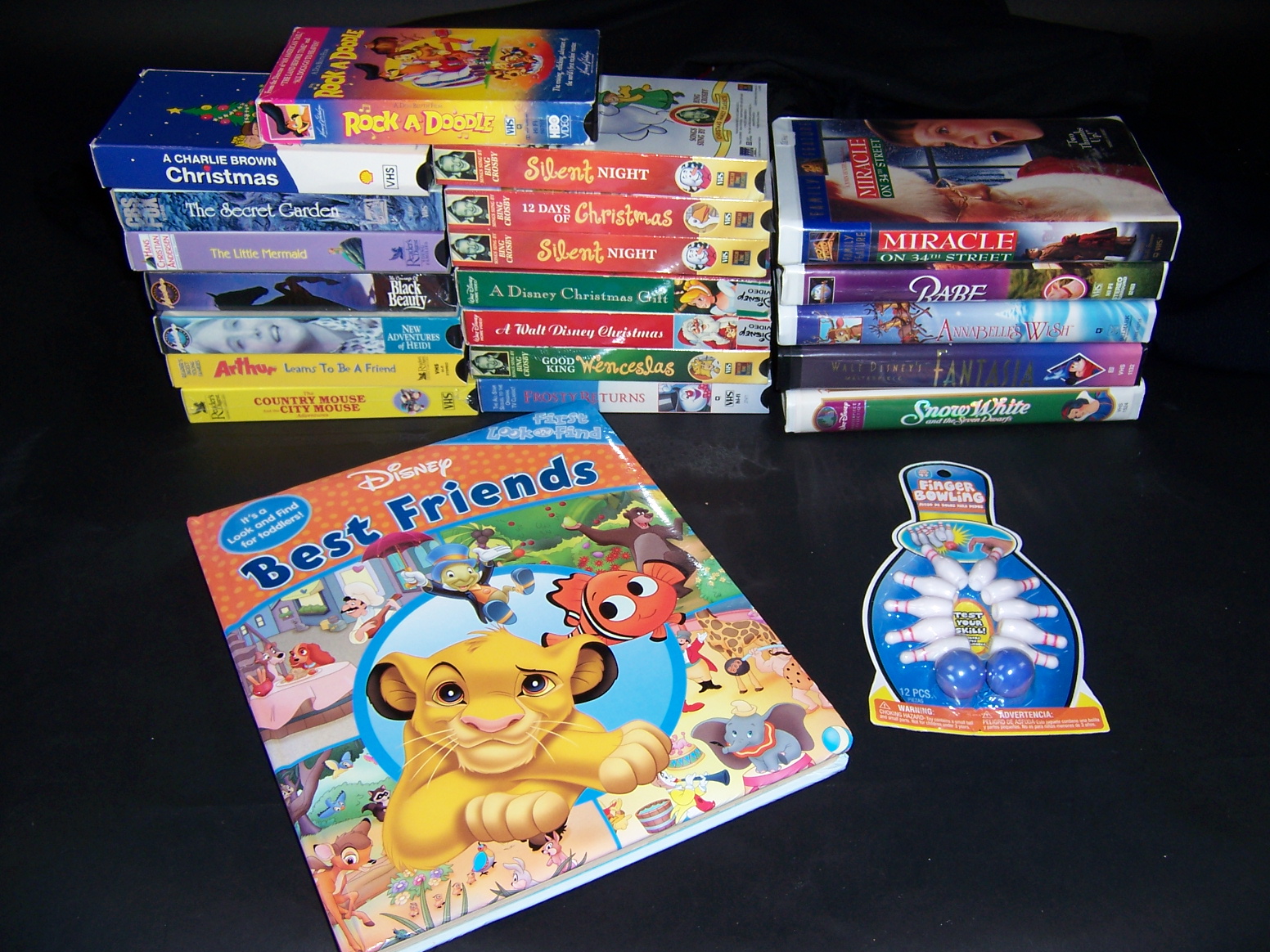Kids VHS Tapes Include Disney, Charlie Brown, Babe and More