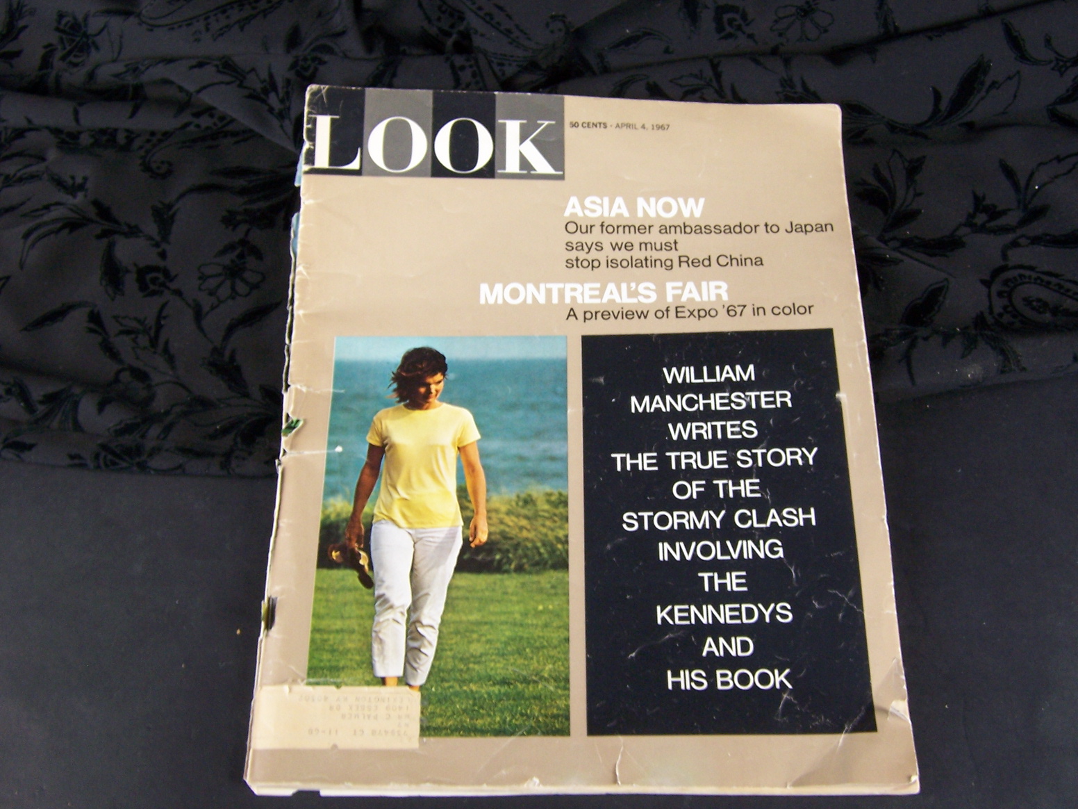 1967 LIFE Magazine Features Jackie Kennedy, Princess Grace and Twiggy