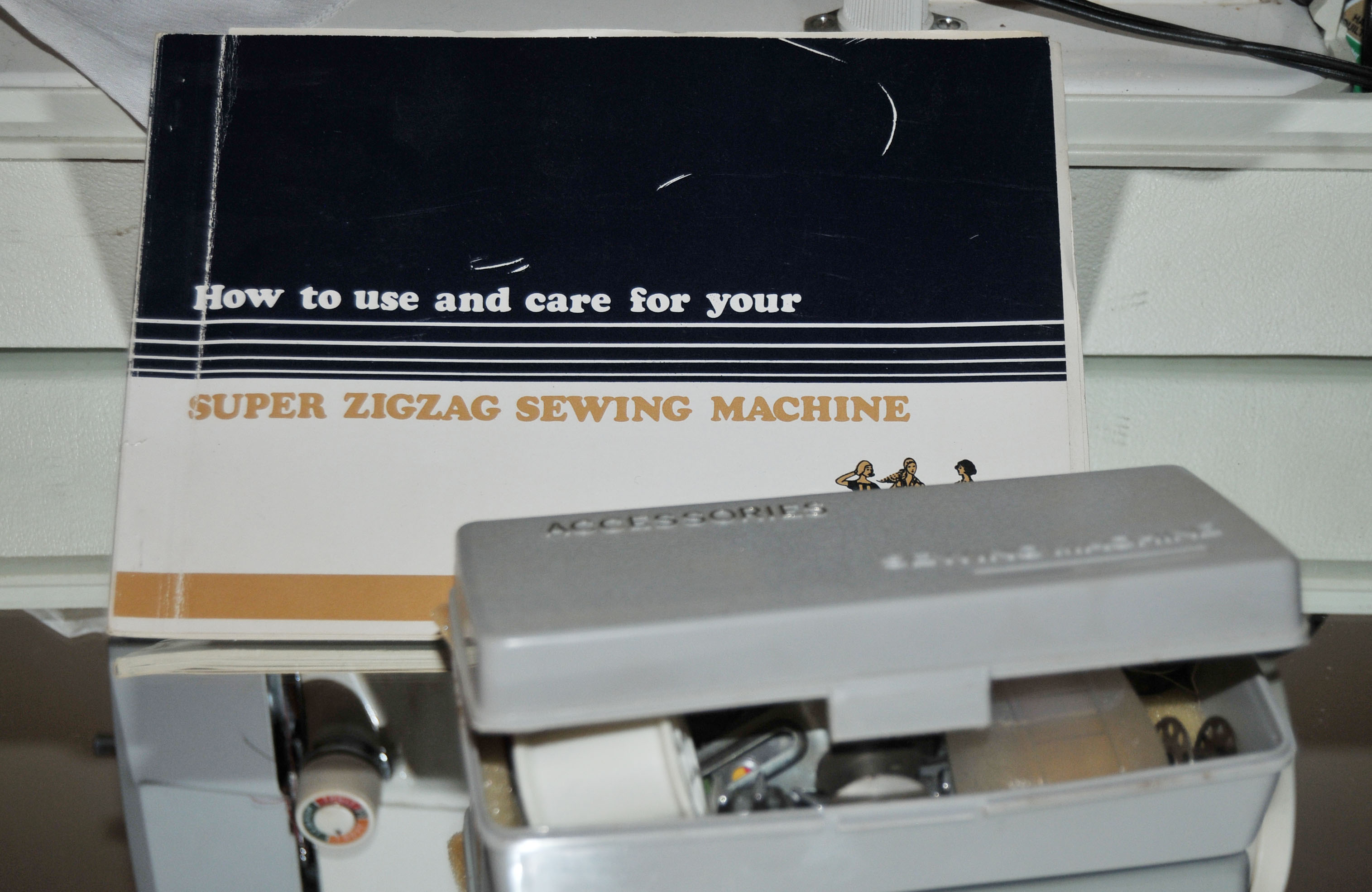 Vintage Seven Super Zigzag Sewing Machine