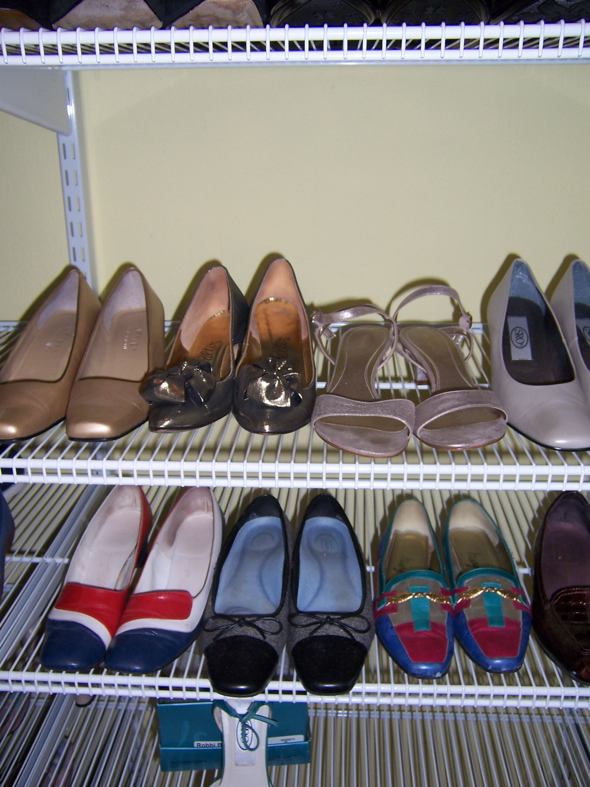 25 Pumps Include Evan Picone, Nina, Naturalizer, Clarks and More