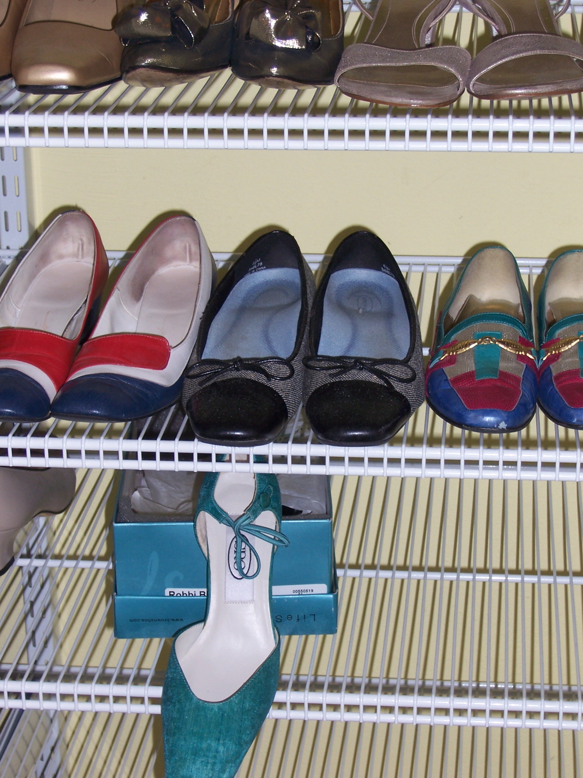 25 Pumps Include Evan Picone, Nina, Naturalizer, Clarks and More