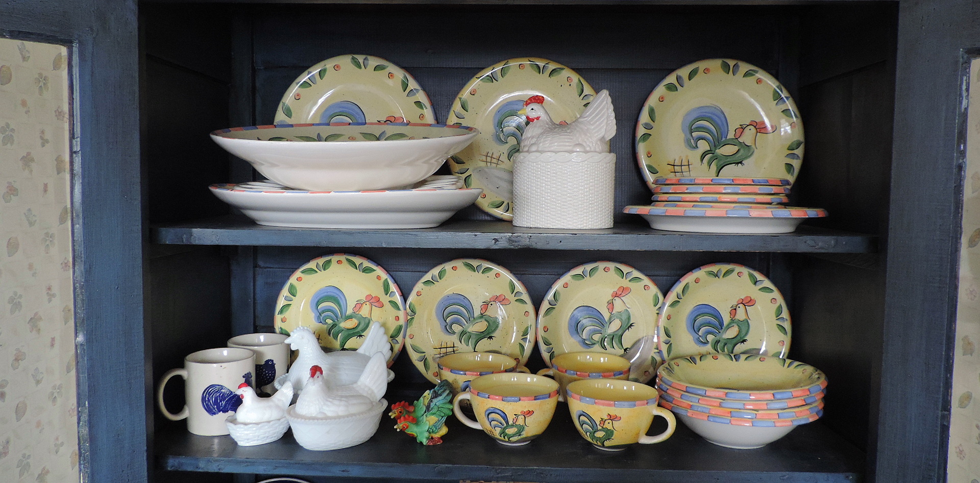 Rooster-Themed Dinnerware and Serving Pieces