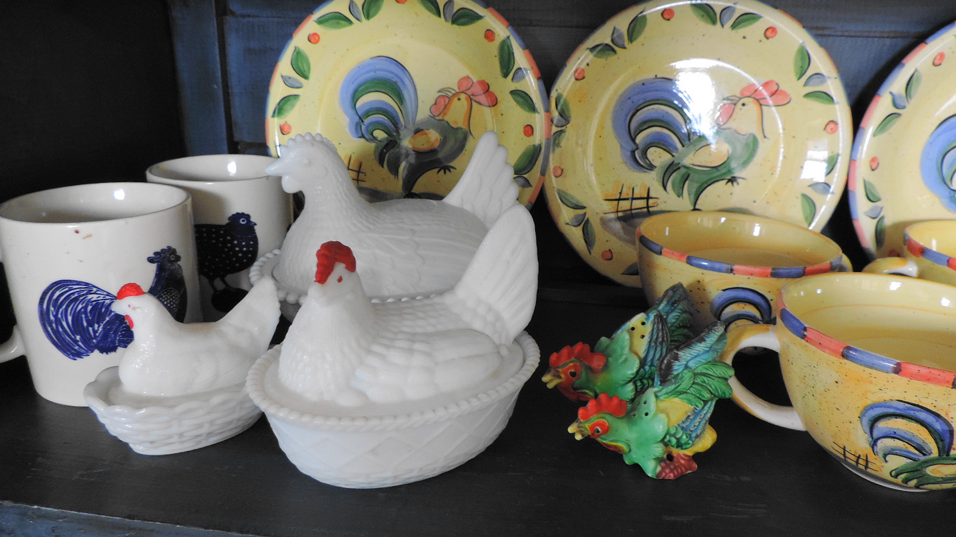 Rooster-Themed Dinnerware and Serving Pieces