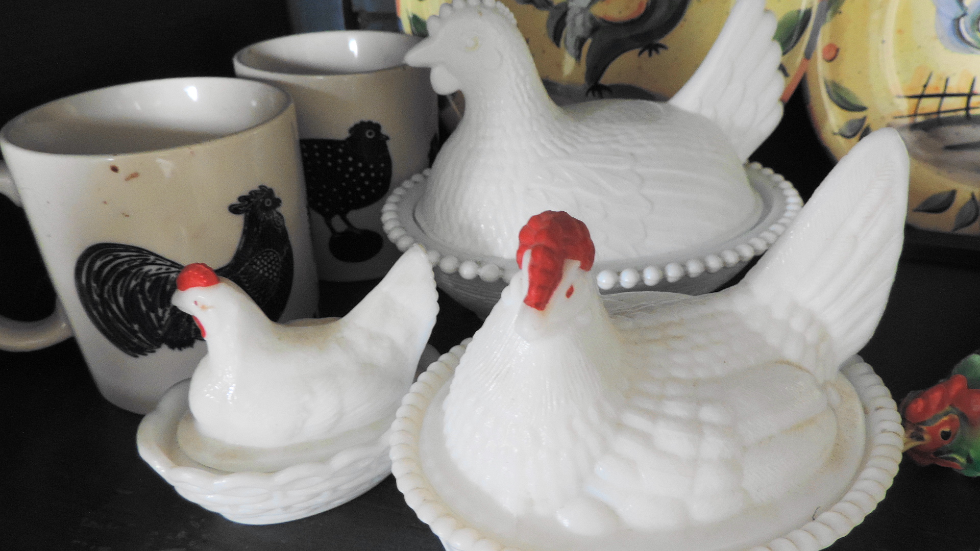 Rooster-Themed Dinnerware and Serving Pieces