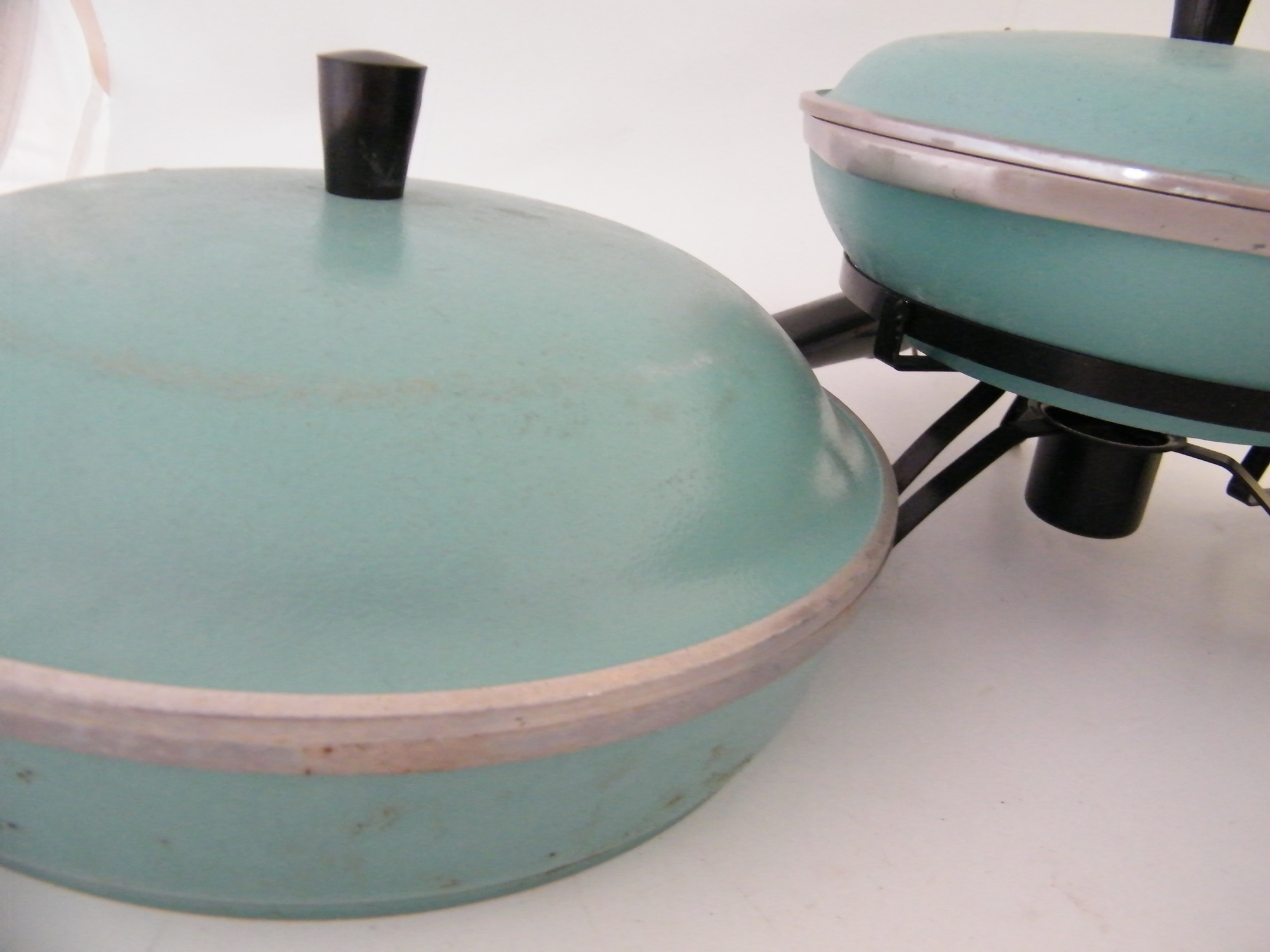 Aqua Enameled Club Cookware