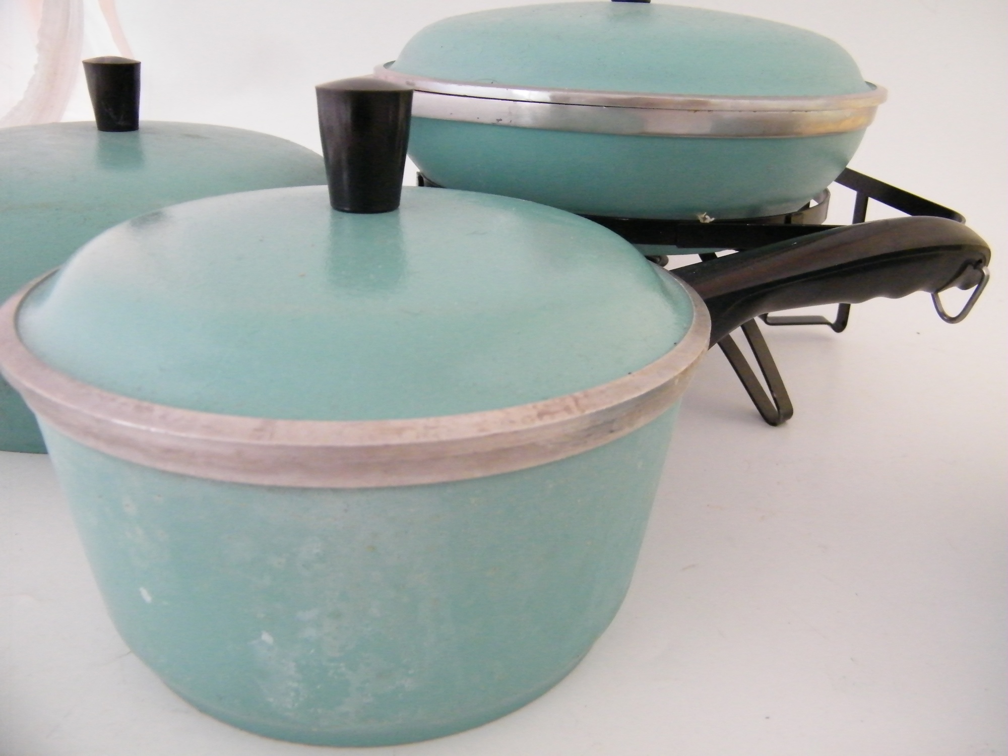 Aqua Enameled Club Cookware