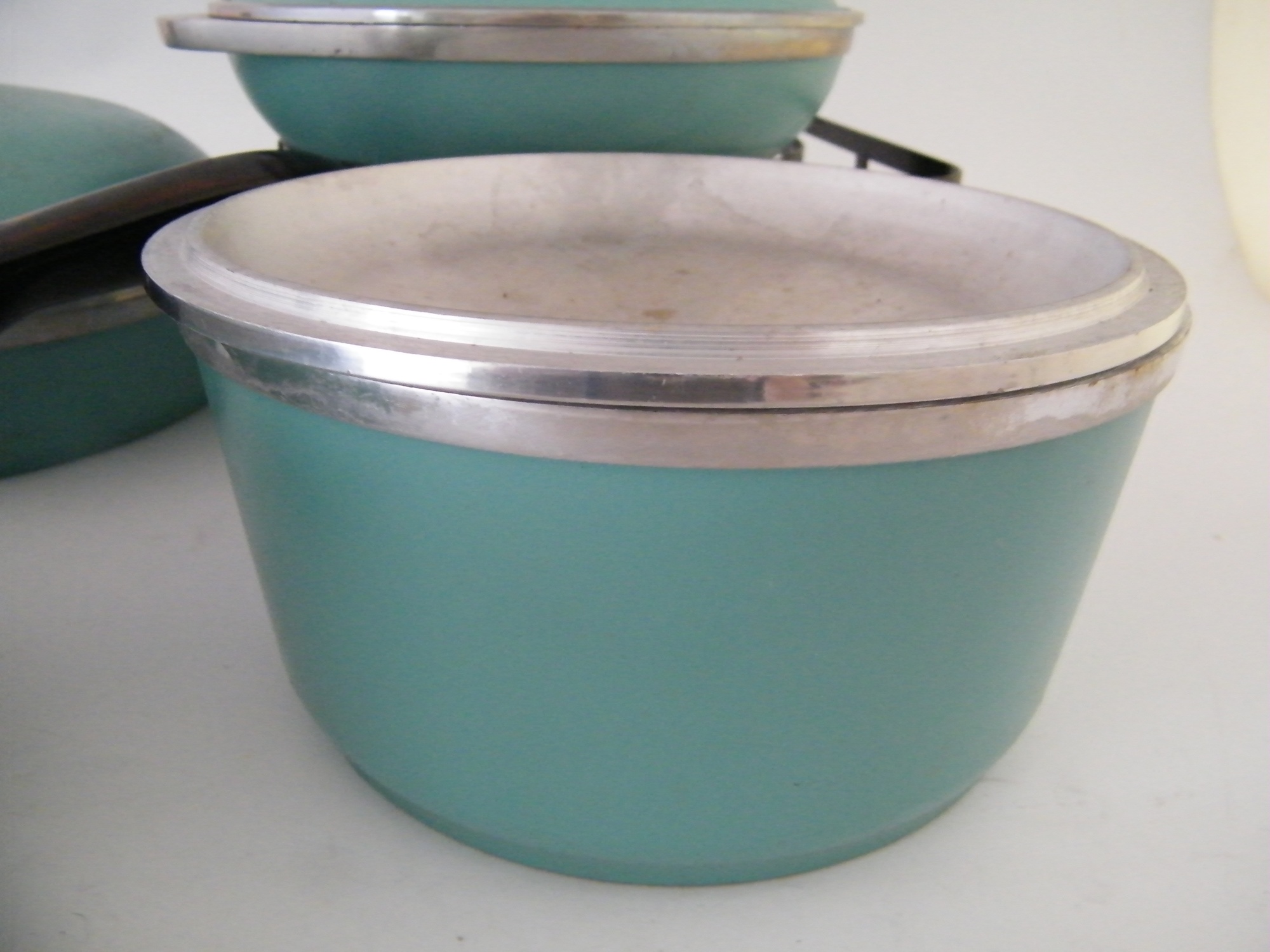 Aqua Enameled Club Cookware