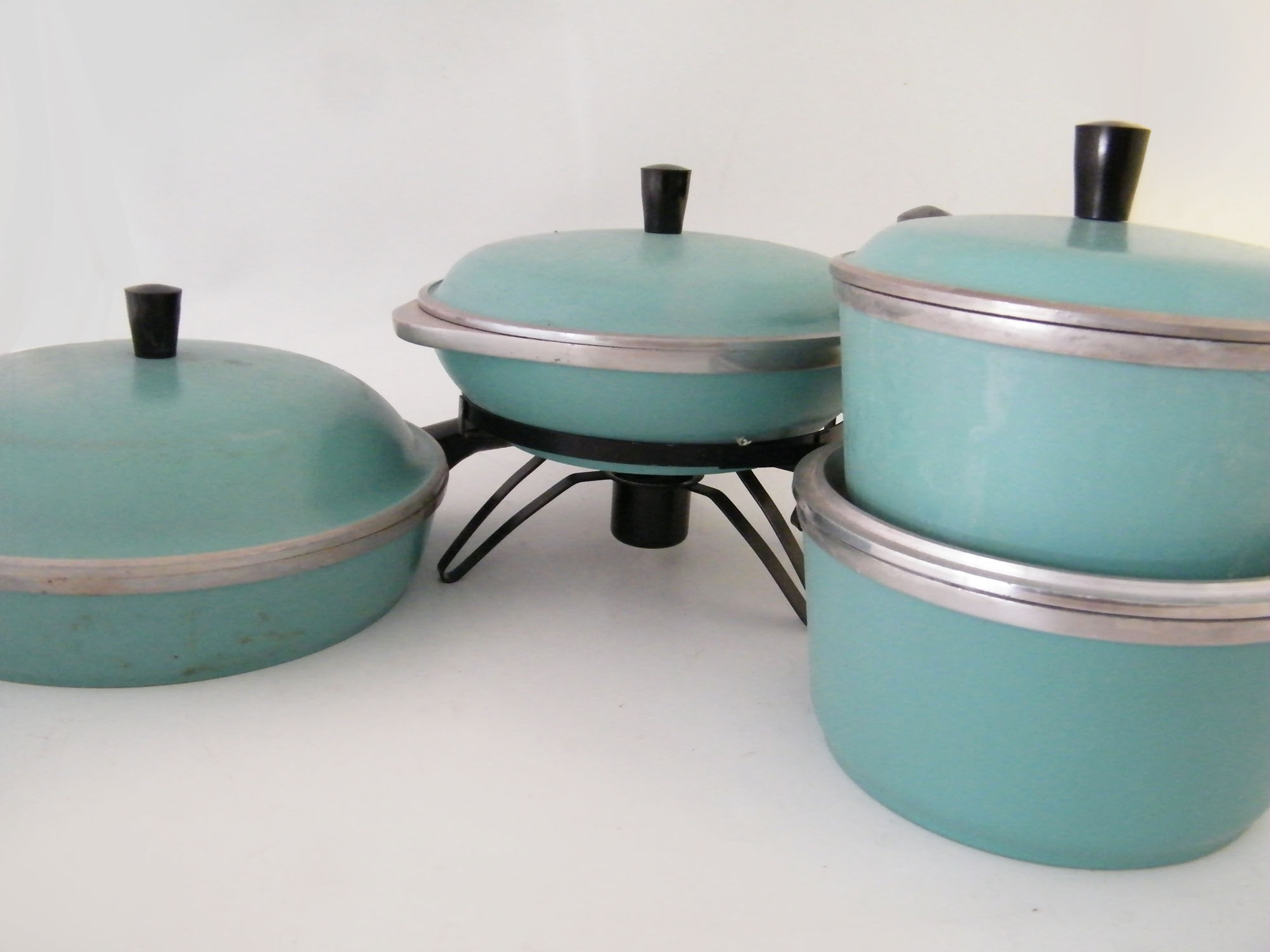 Aqua Enameled Club Cookware