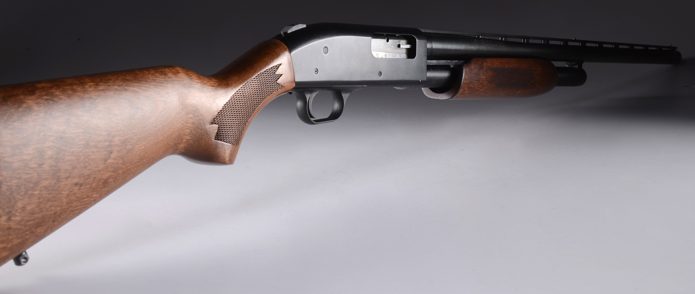 Mossberg Model 500A 12 gauge vent rib pump shotgun