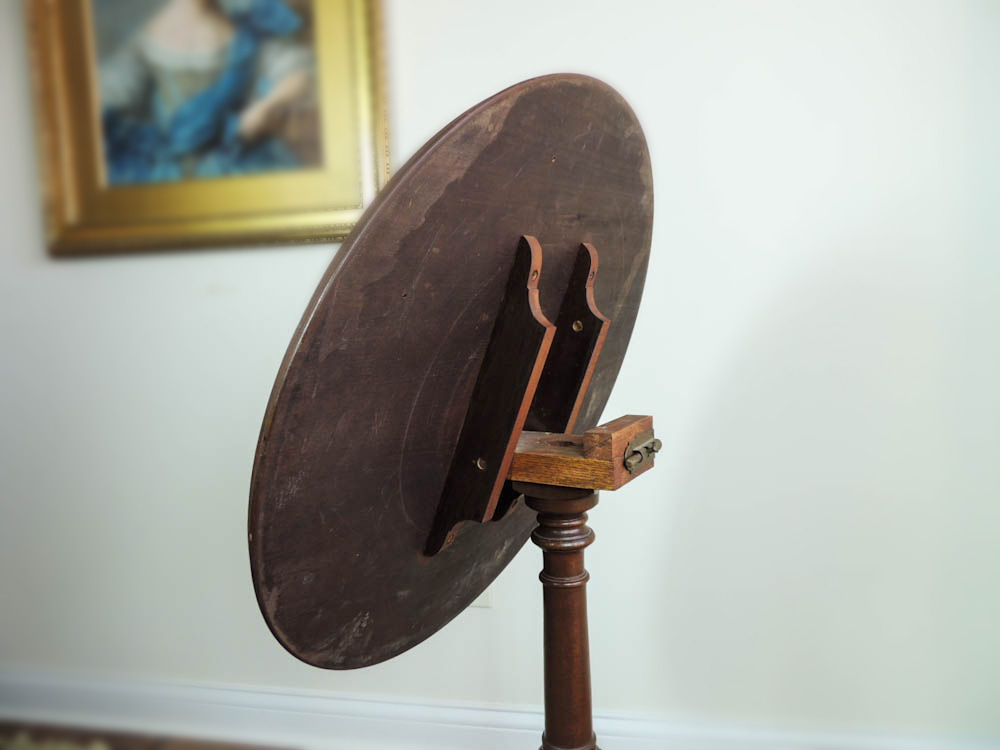 Three-Legged Tilt Top Pedestal Table 