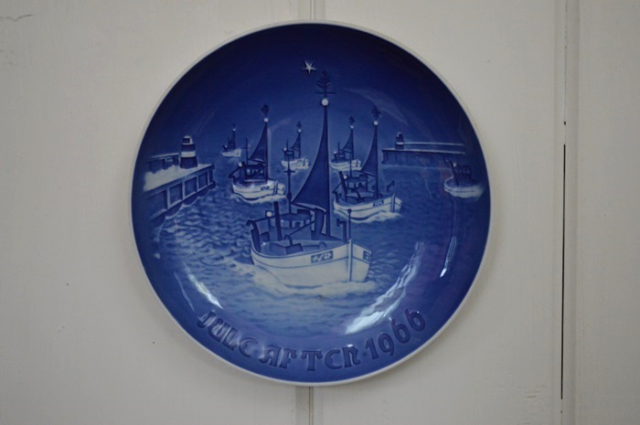 5 Bing & Grondahl Artist Signed and Stamped Collectible Plates Made in Denmark