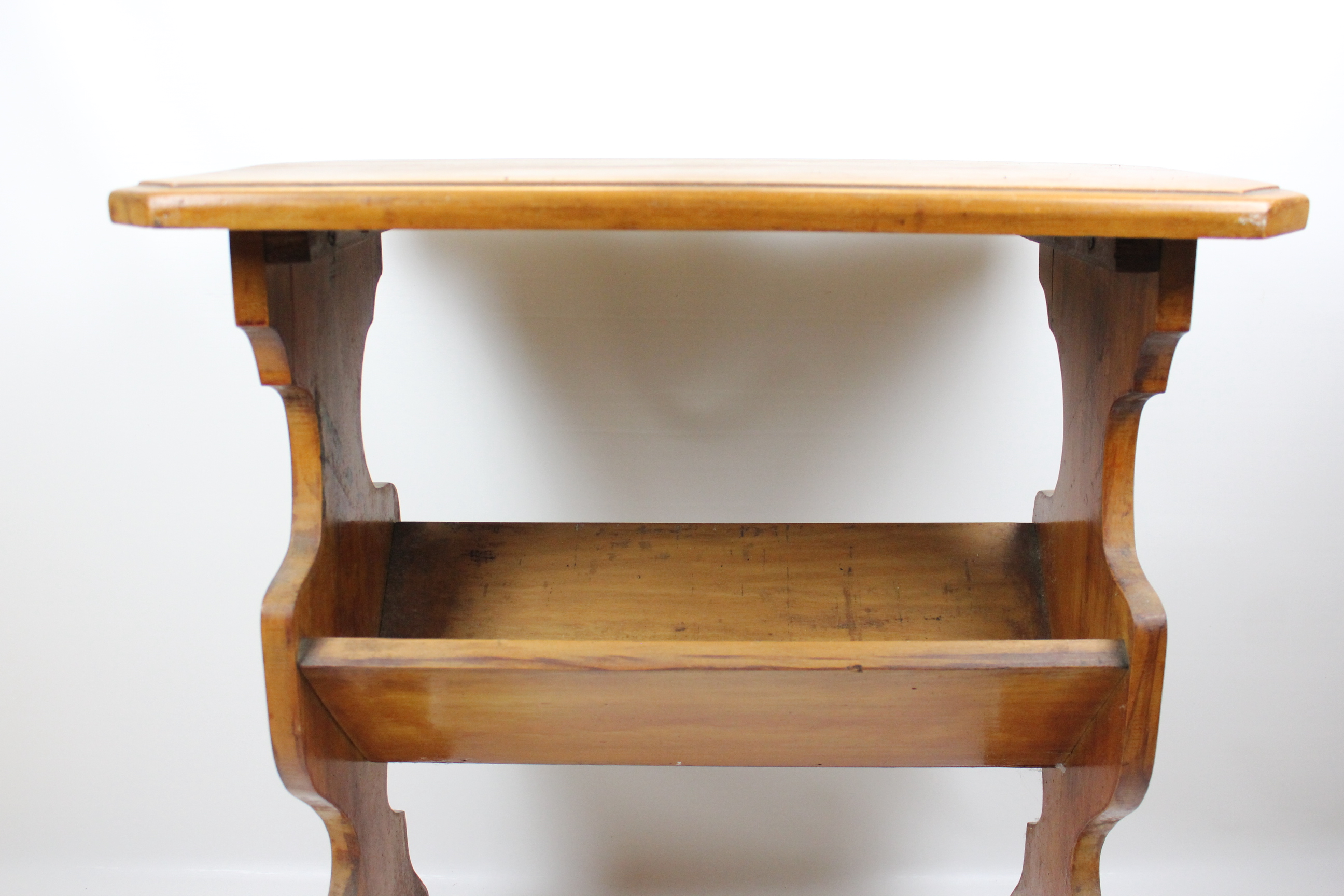 Oak Finished Wooden Side Table with Magazine Rack