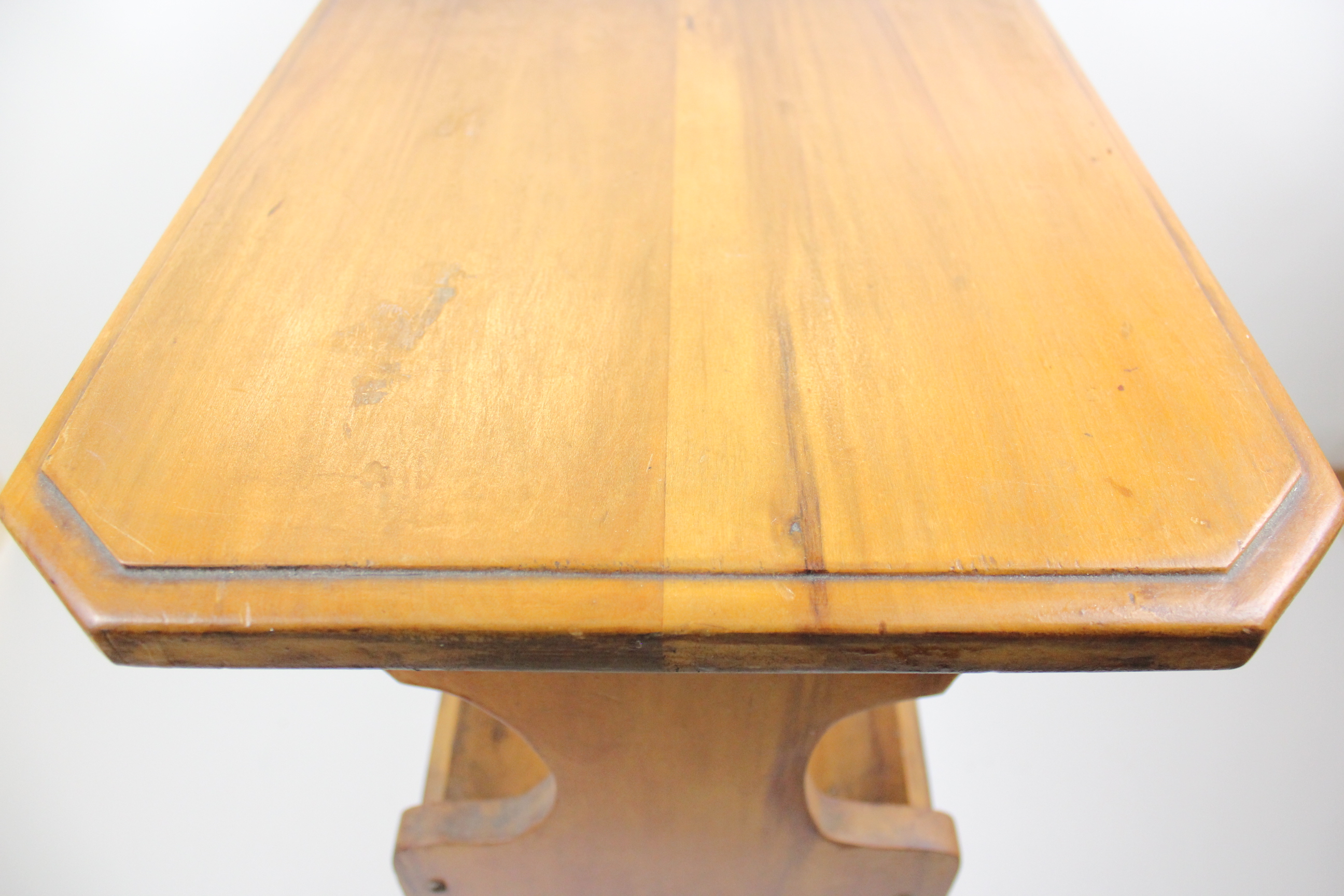 Oak Finished Wooden Side Table with Magazine Rack