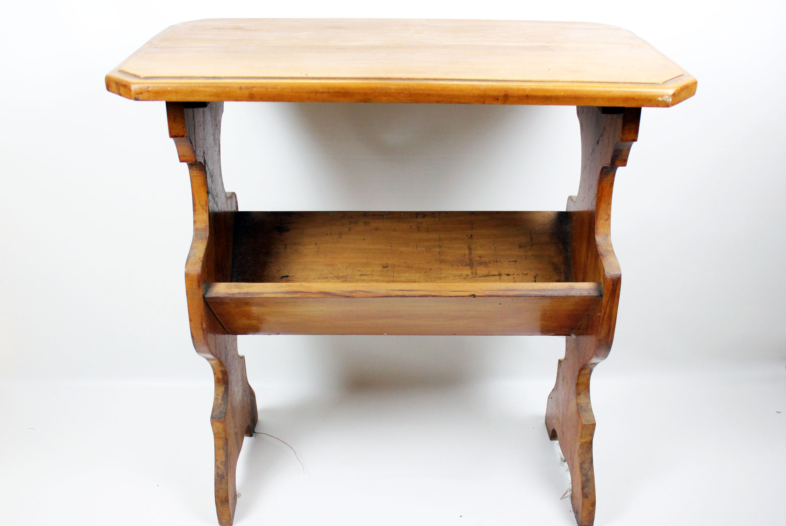 Oak Finished Wooden Side Table with Magazine Rack