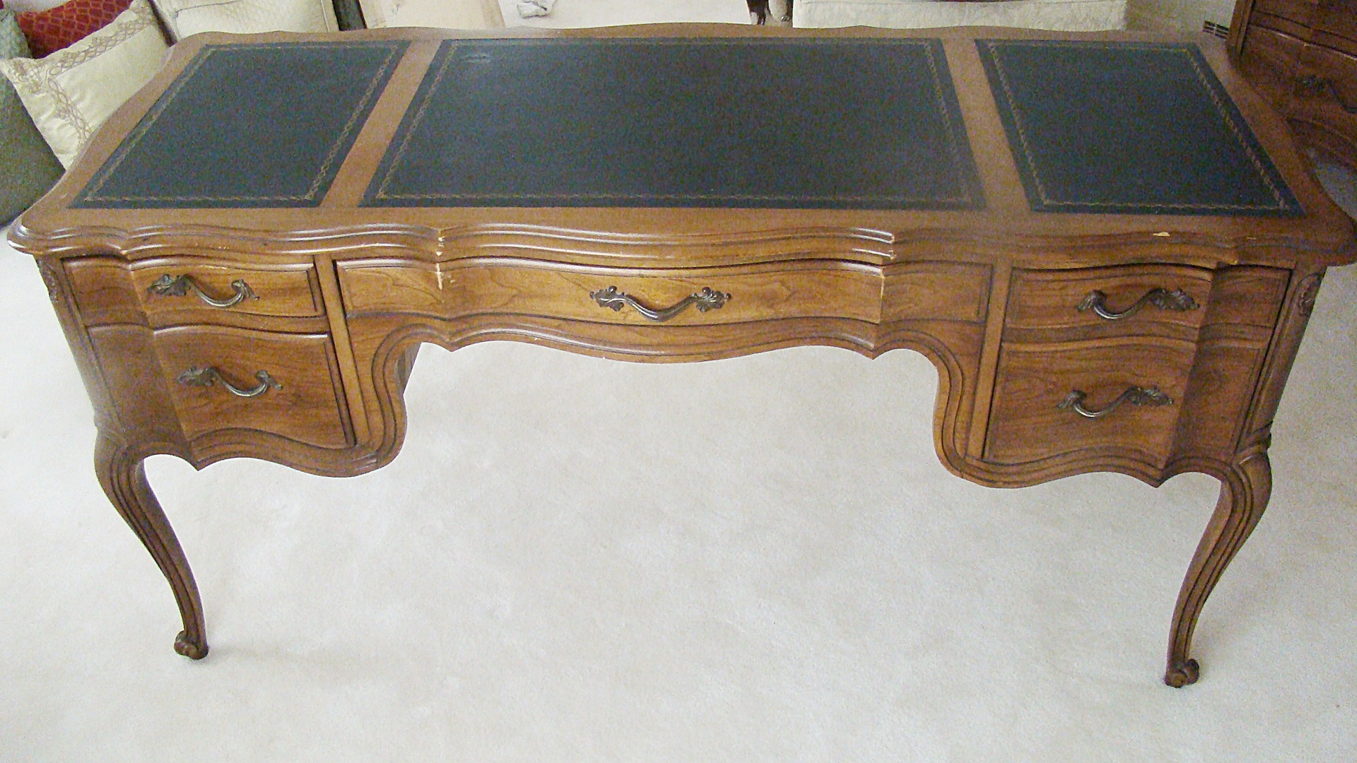 Broyhill Maison De Ville Writing Desk and Chair