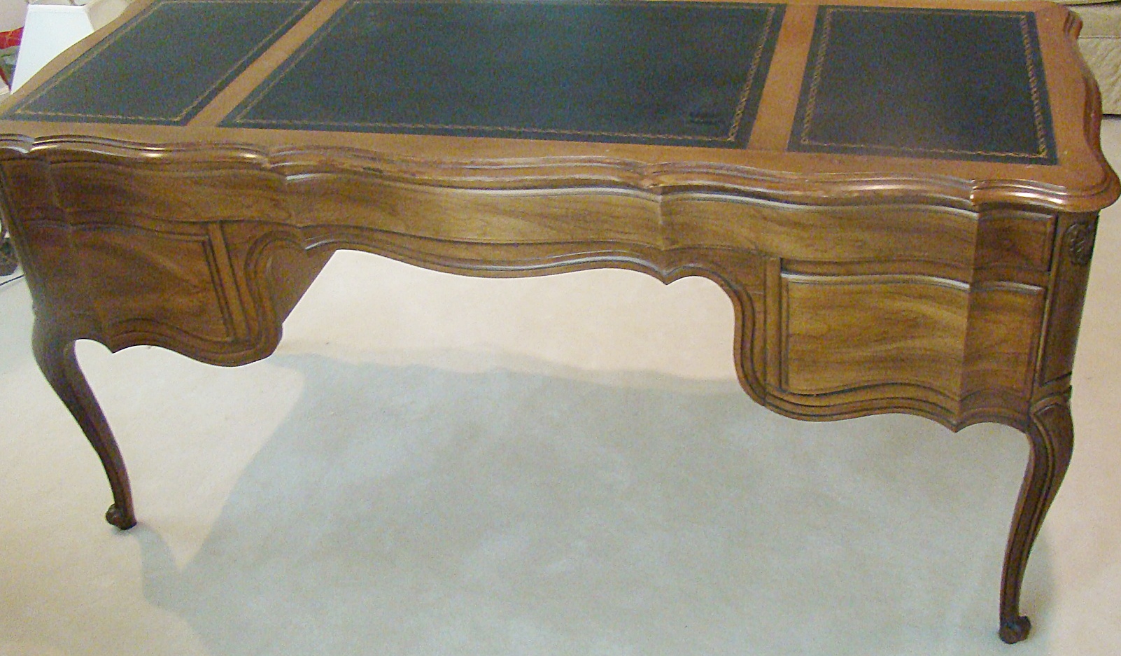 Broyhill Maison De Ville Writing Desk and Chair