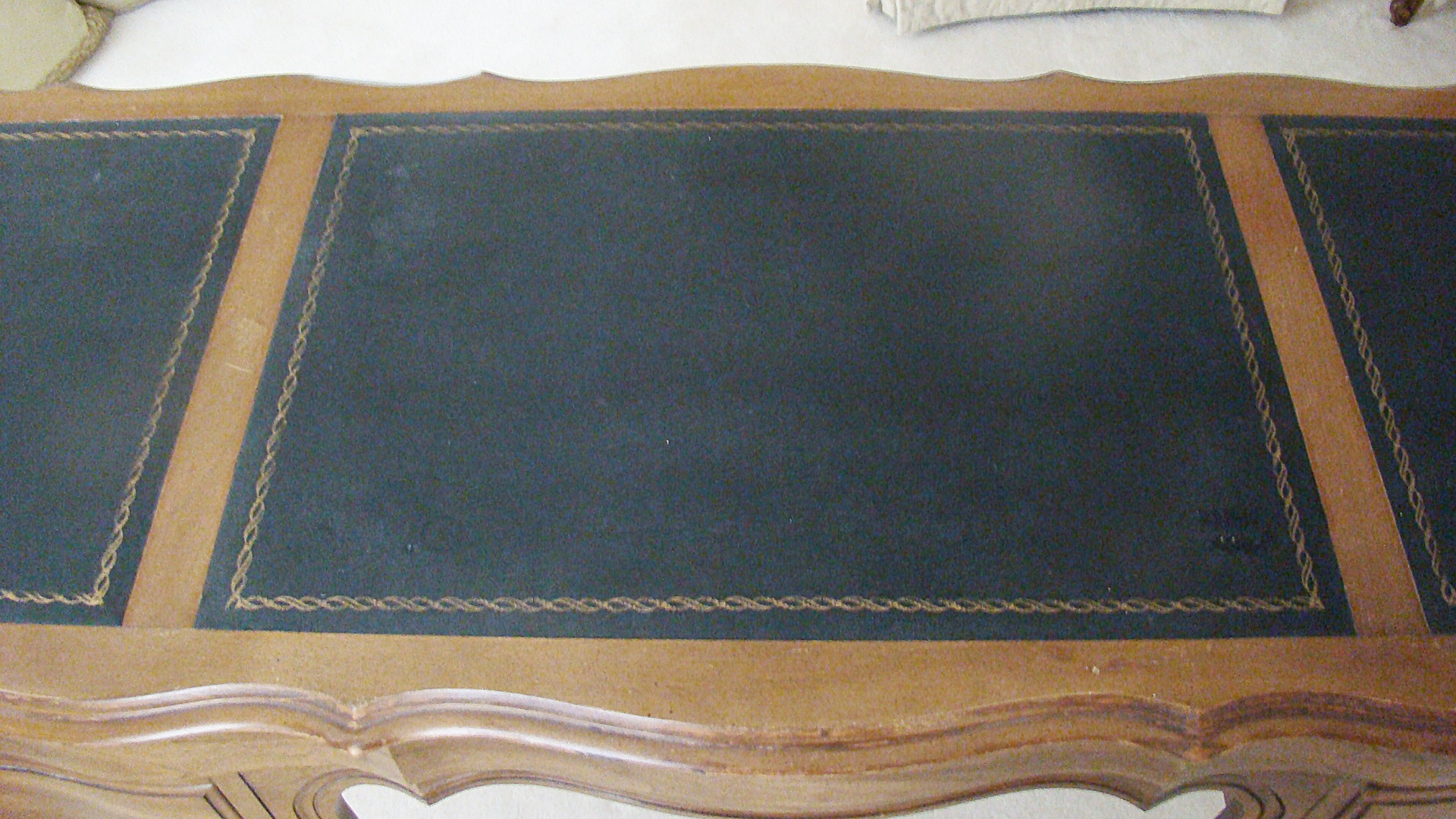 Broyhill Maison De Ville Writing Desk and Chair