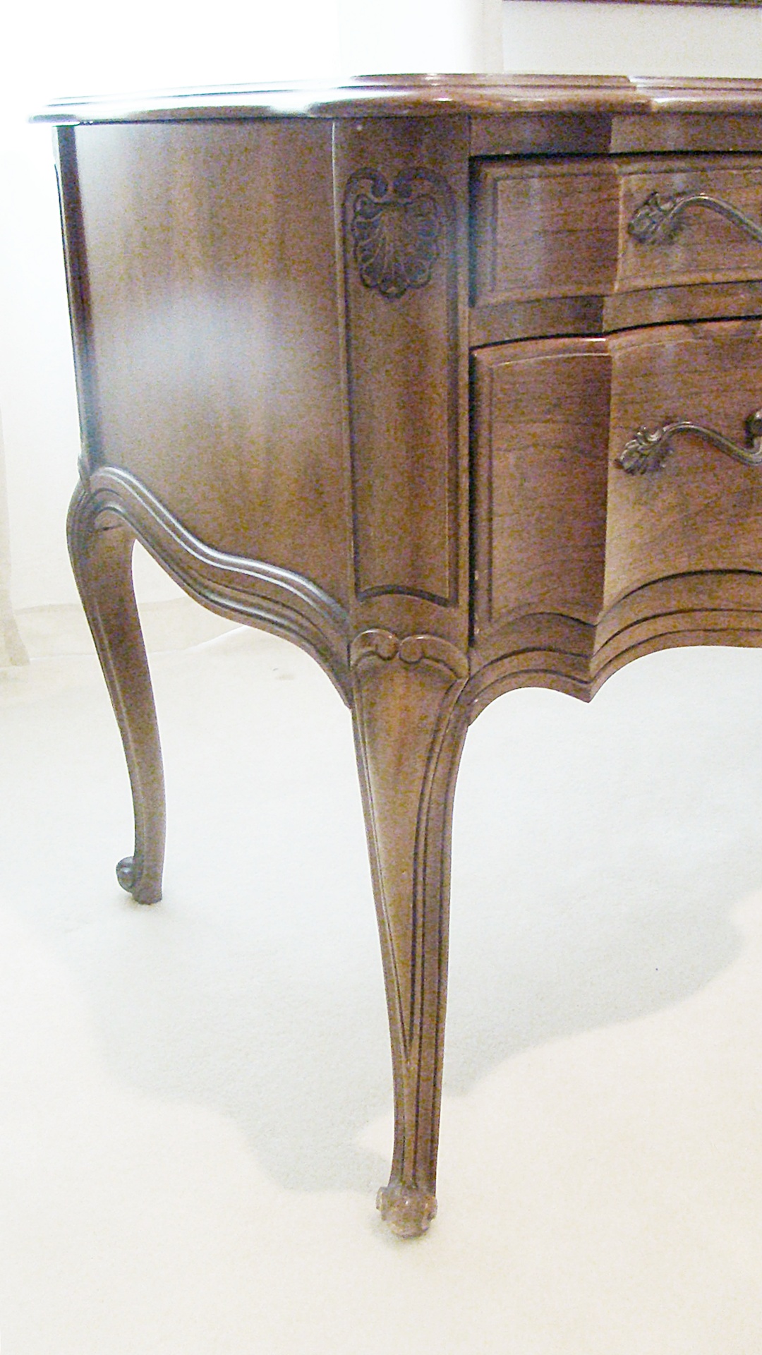 Broyhill Maison De Ville Writing Desk and Chair