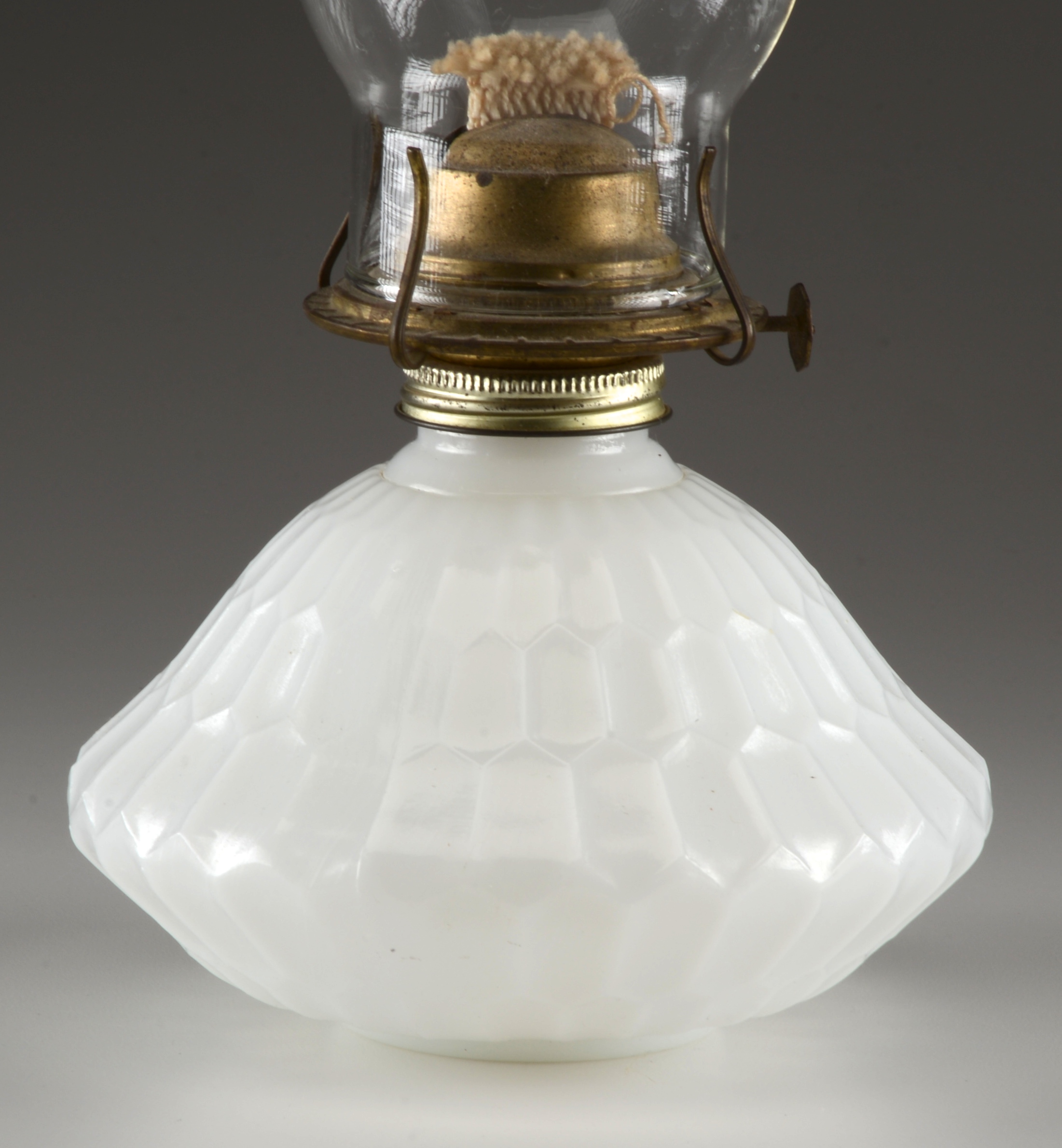 Vintage Eagle P&A Dorset Milk Glass Oil Lamp