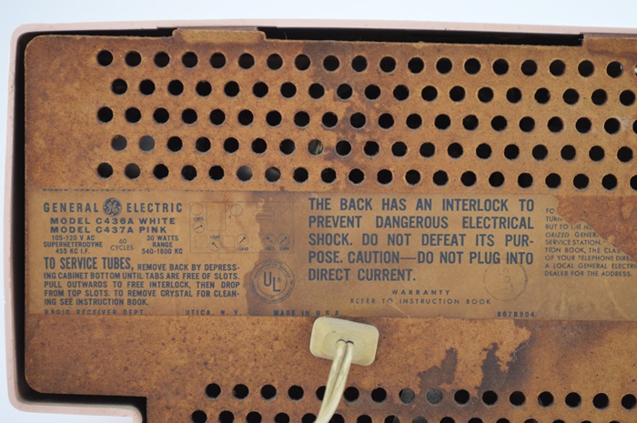 Vintage 1960 General Electric C437A PINK RETRO Tube AM Radio Alarm Clock