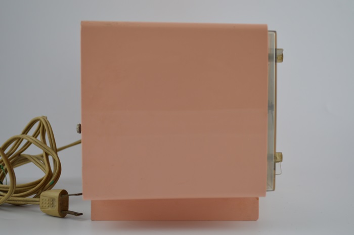 Vintage 1960 General Electric C437A PINK RETRO Tube AM Radio Alarm Clock