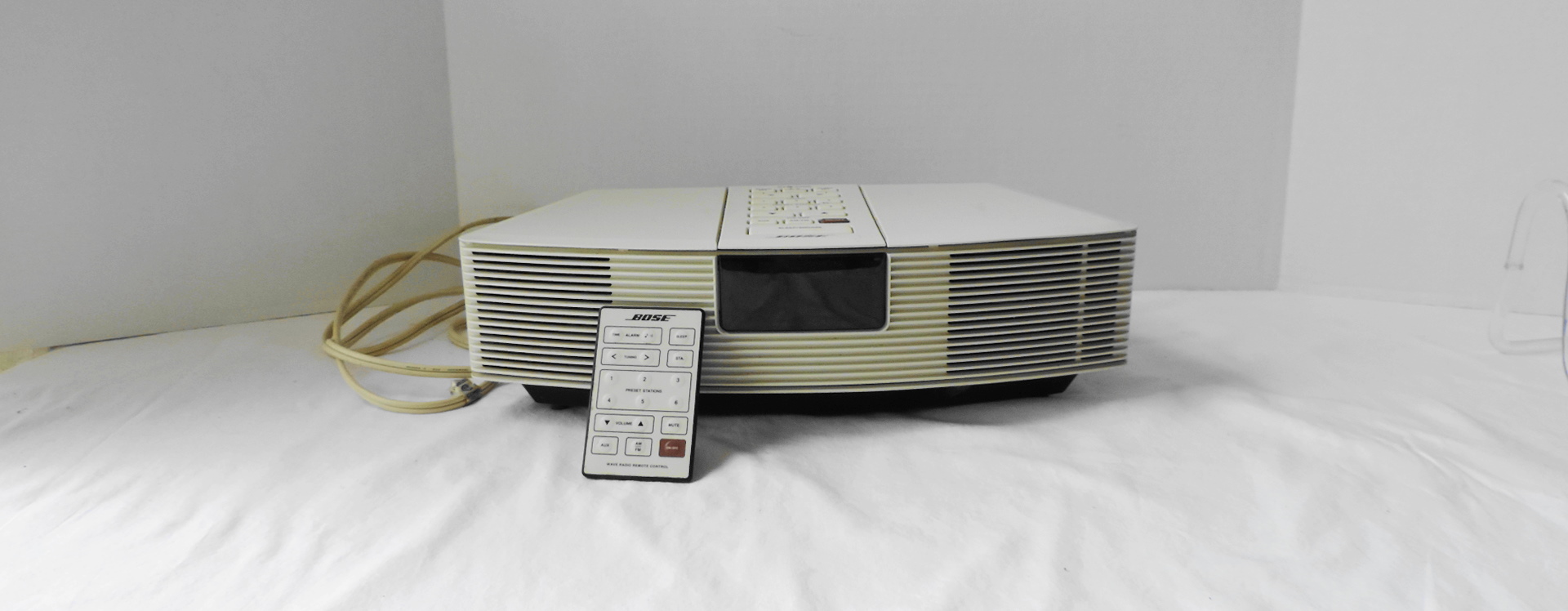 Bose Wave Radio AWR1-1W with Remote