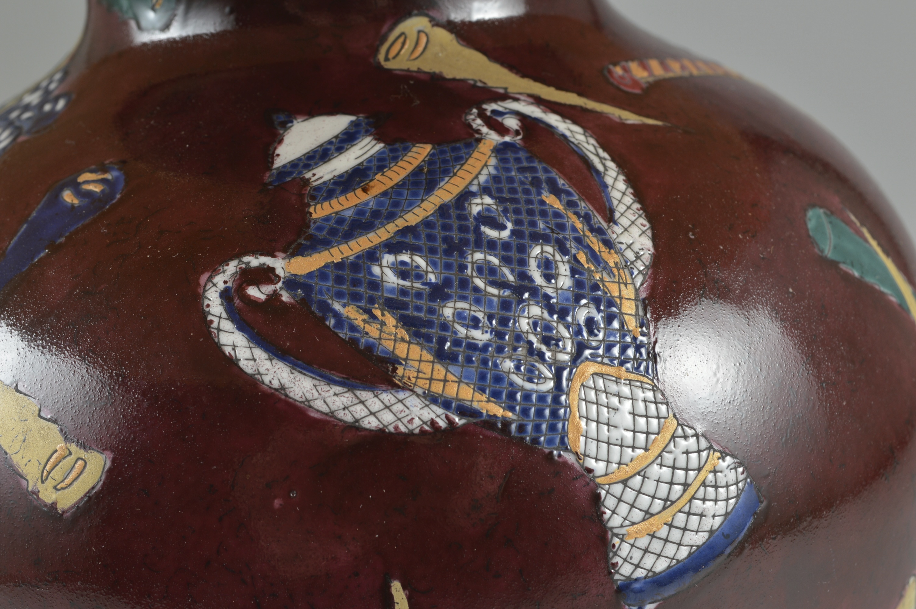 Golf-Themed Ginger Jar Table Lamp