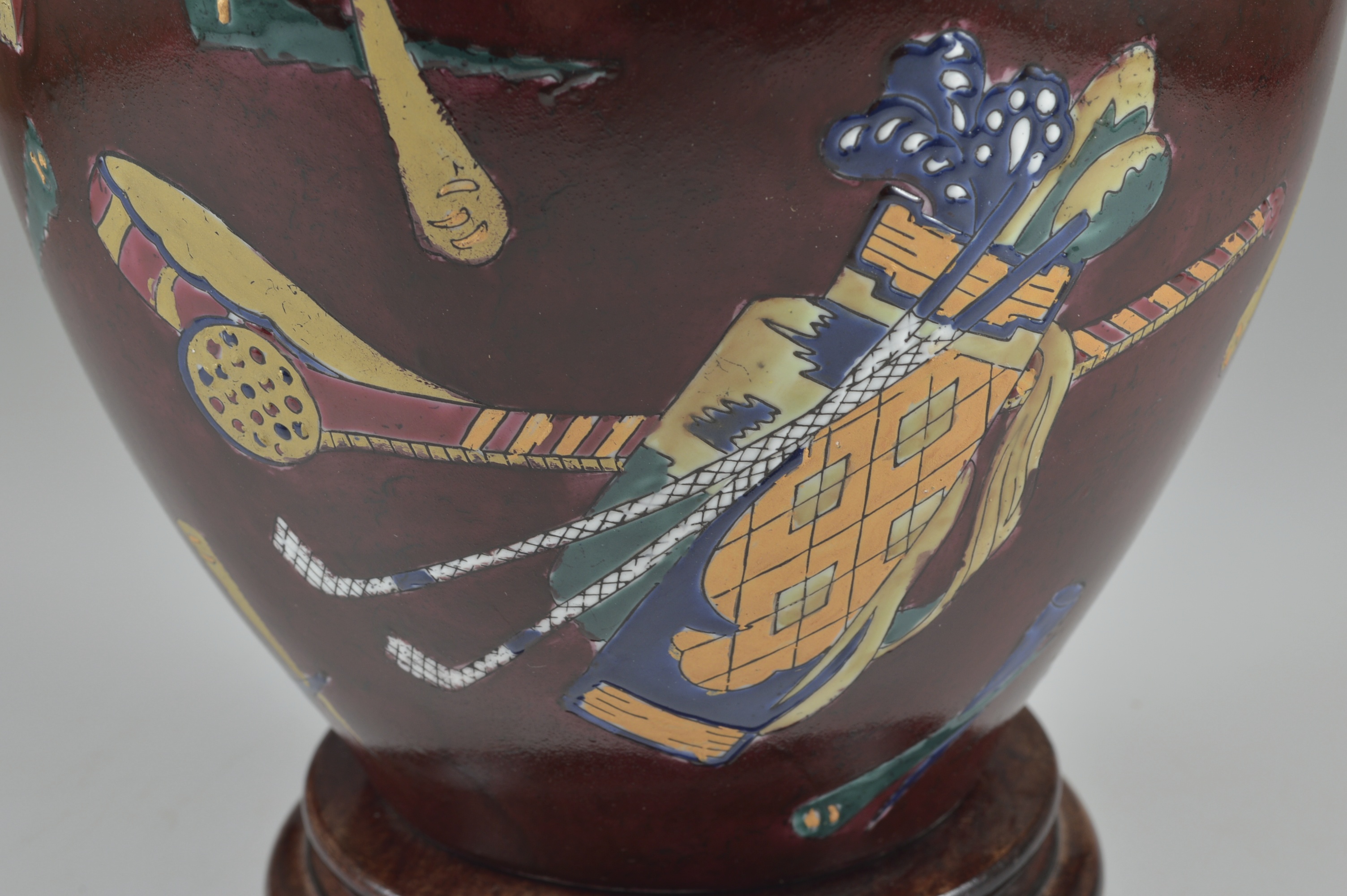 Golf-Themed Ginger Jar Table Lamp