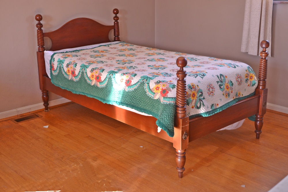 Vintage Twin Size Cannon Ball Bed