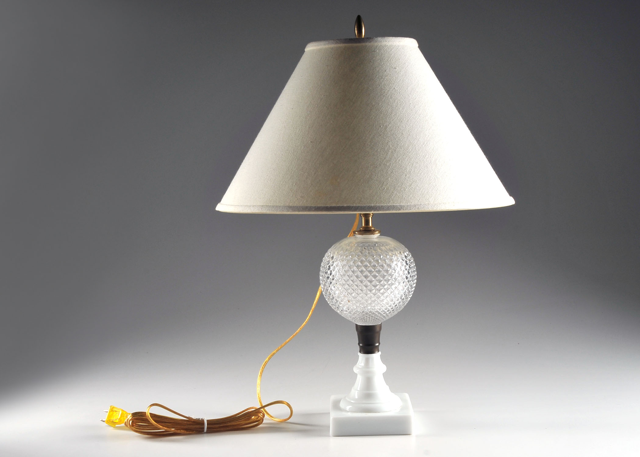 Vintage Dresser Lamp