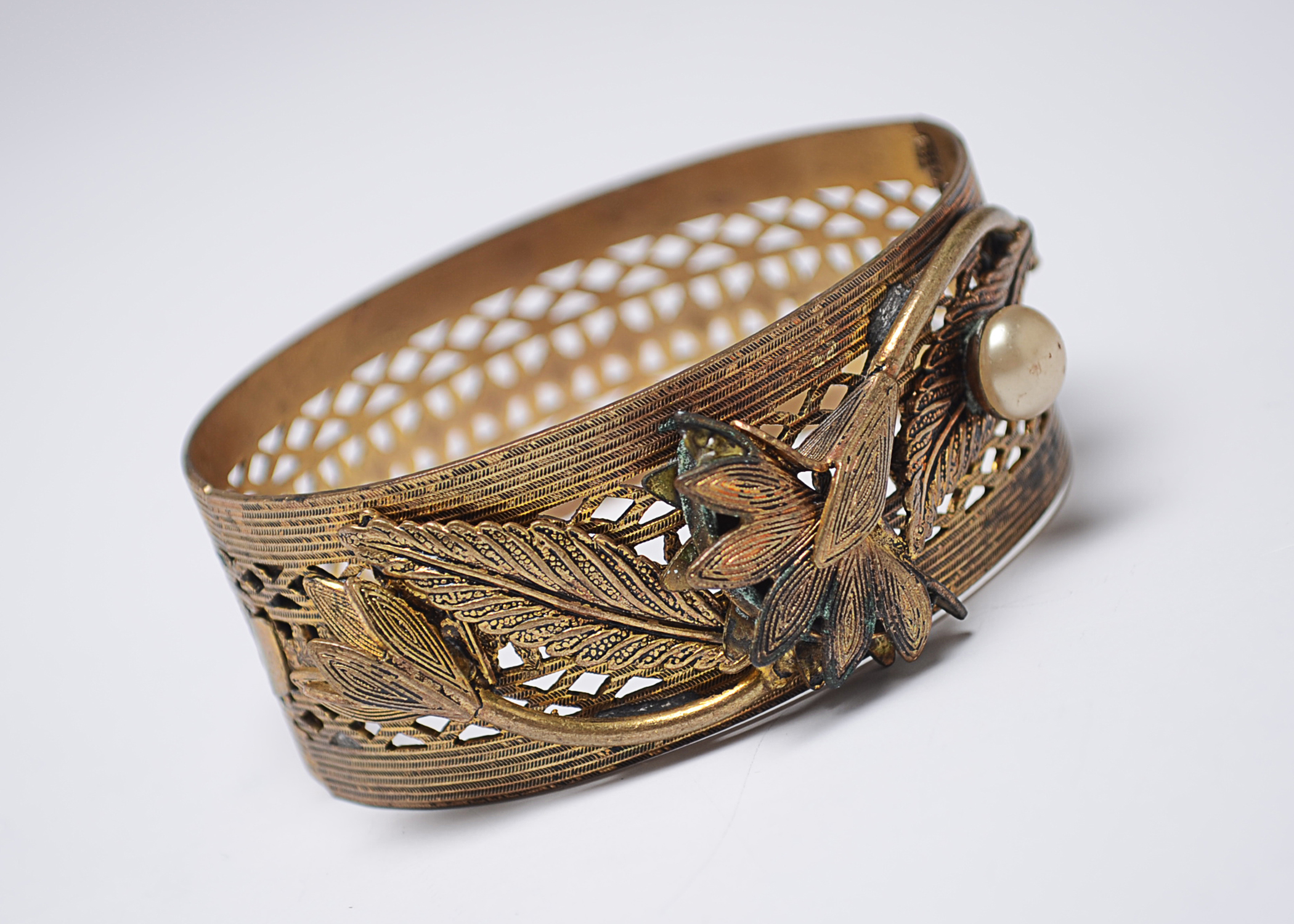 Four Antiqued Gold Vintage Art Deco Jewelry Pieces