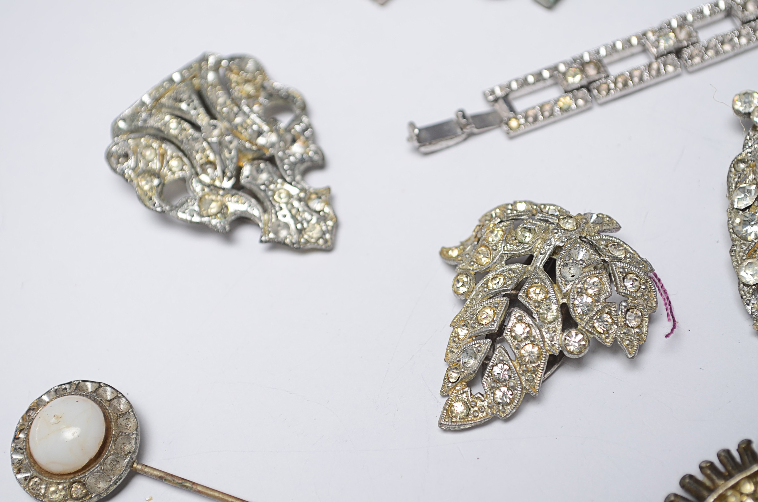 Assortment of Vintage Rhinestone Jewelry Items