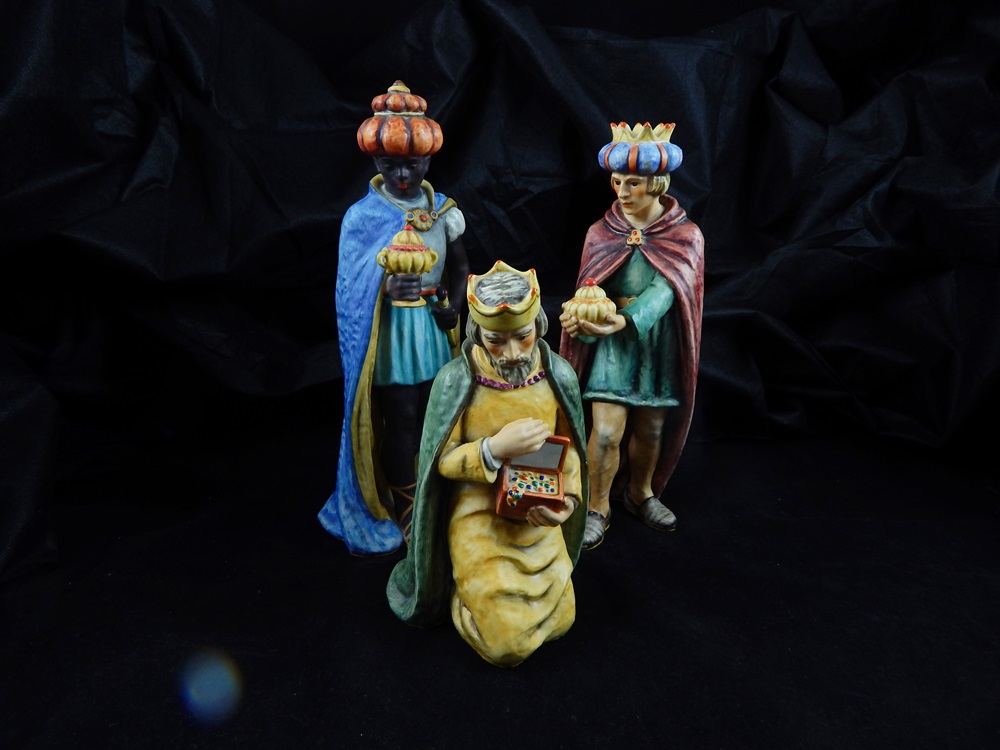 Large Hummel 1968 Nativity Set