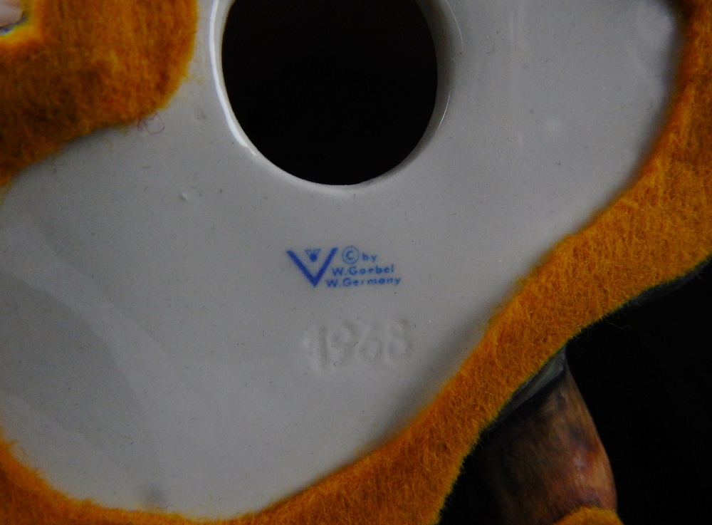 Large Hummel 1968 Nativity Set