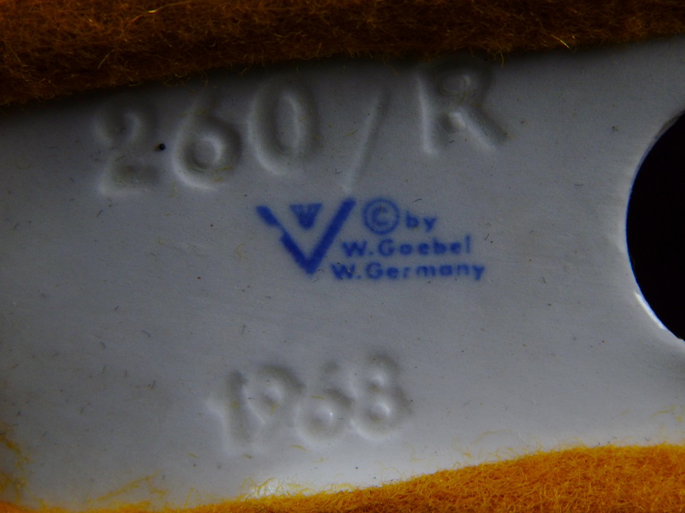 Large Hummel 1968 Nativity Set