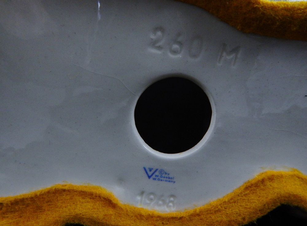 Large Hummel 1968 Nativity Set