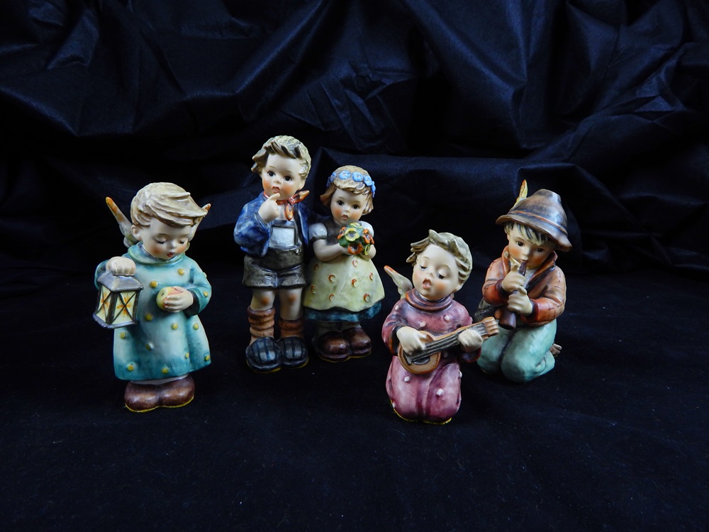 Large Hummel 1968 Nativity Set