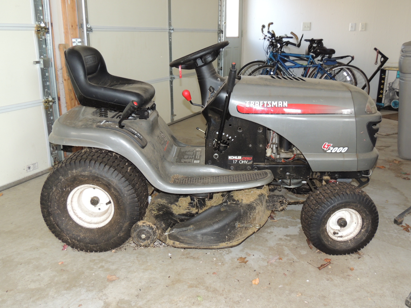 Craftsman LT2000 Riding Mower