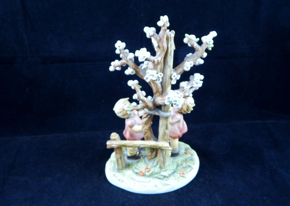 Hummel Welcome Spring 