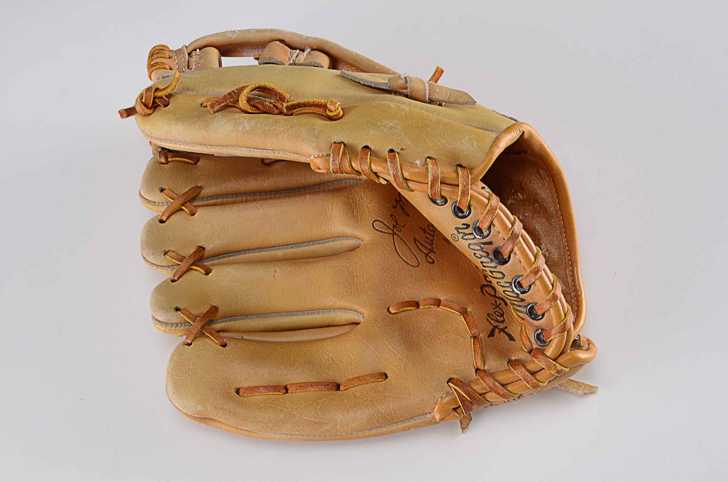 Vintage MacGregor Joe Morgan Autograph Model Leather Baseball Mitt