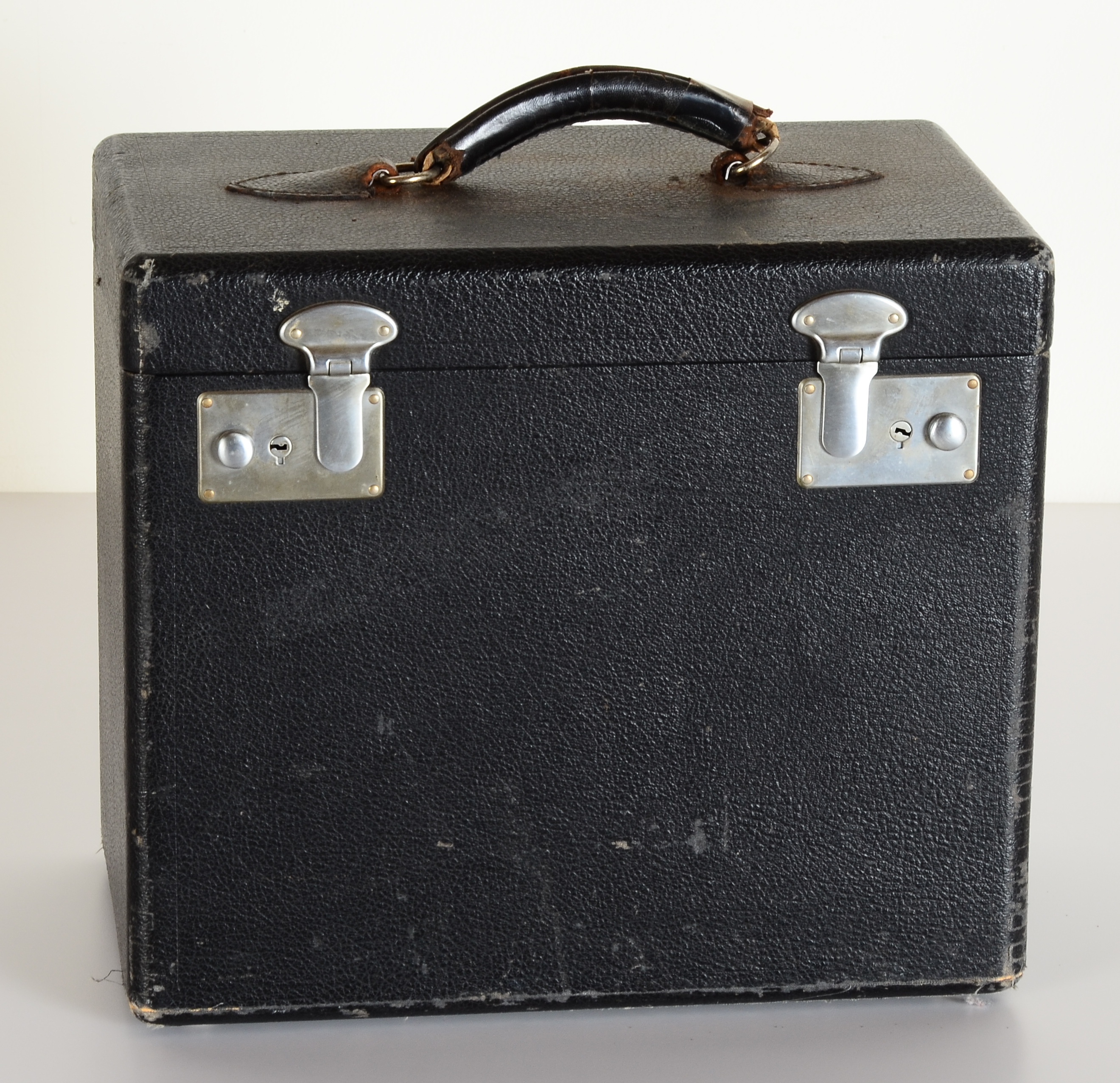 Circa 1938 Singer Featherweight Sewing Machine and Case