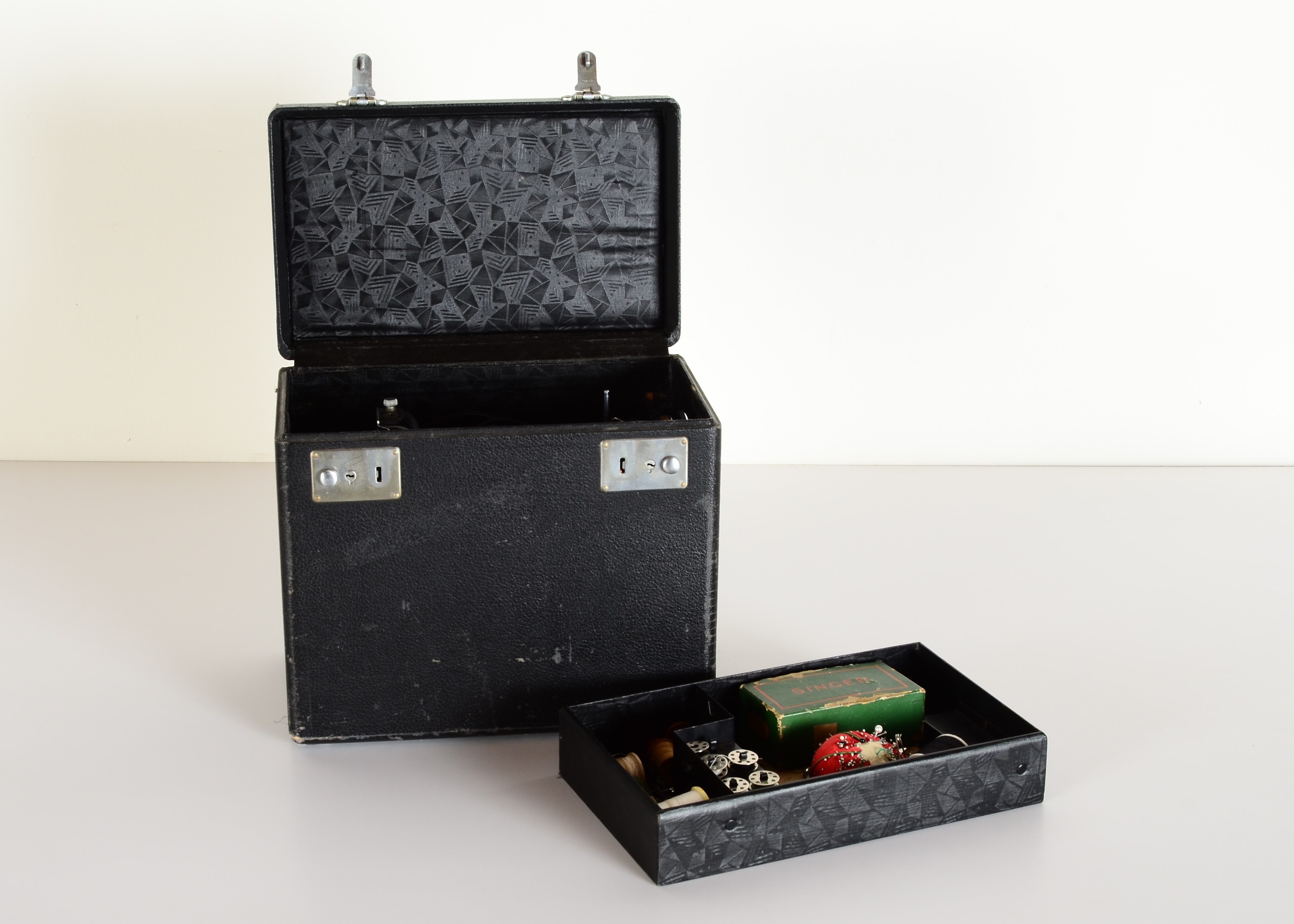 Circa 1938 Singer Featherweight Sewing Machine and Case