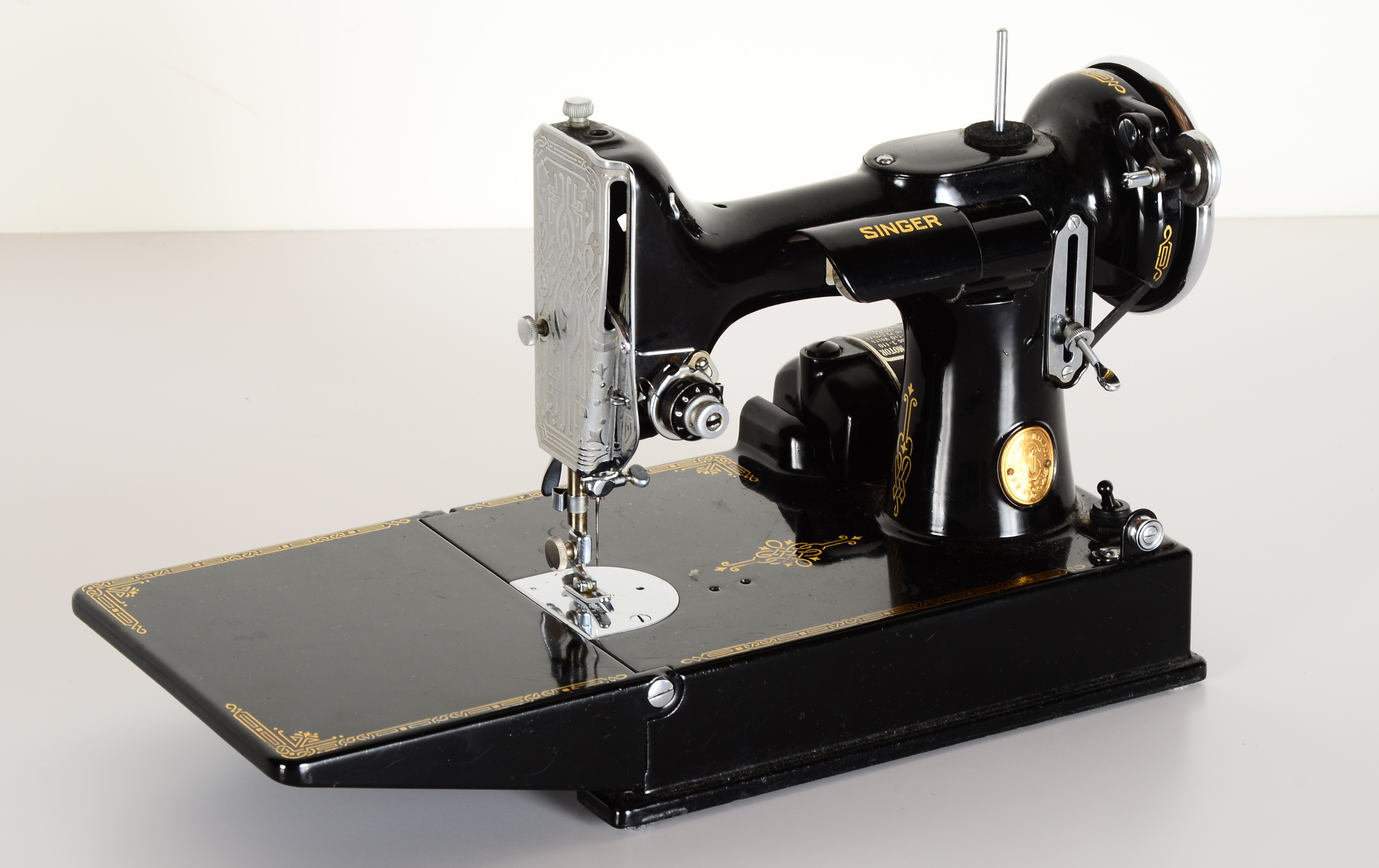 Circa 1938 Singer Featherweight Sewing Machine and Case