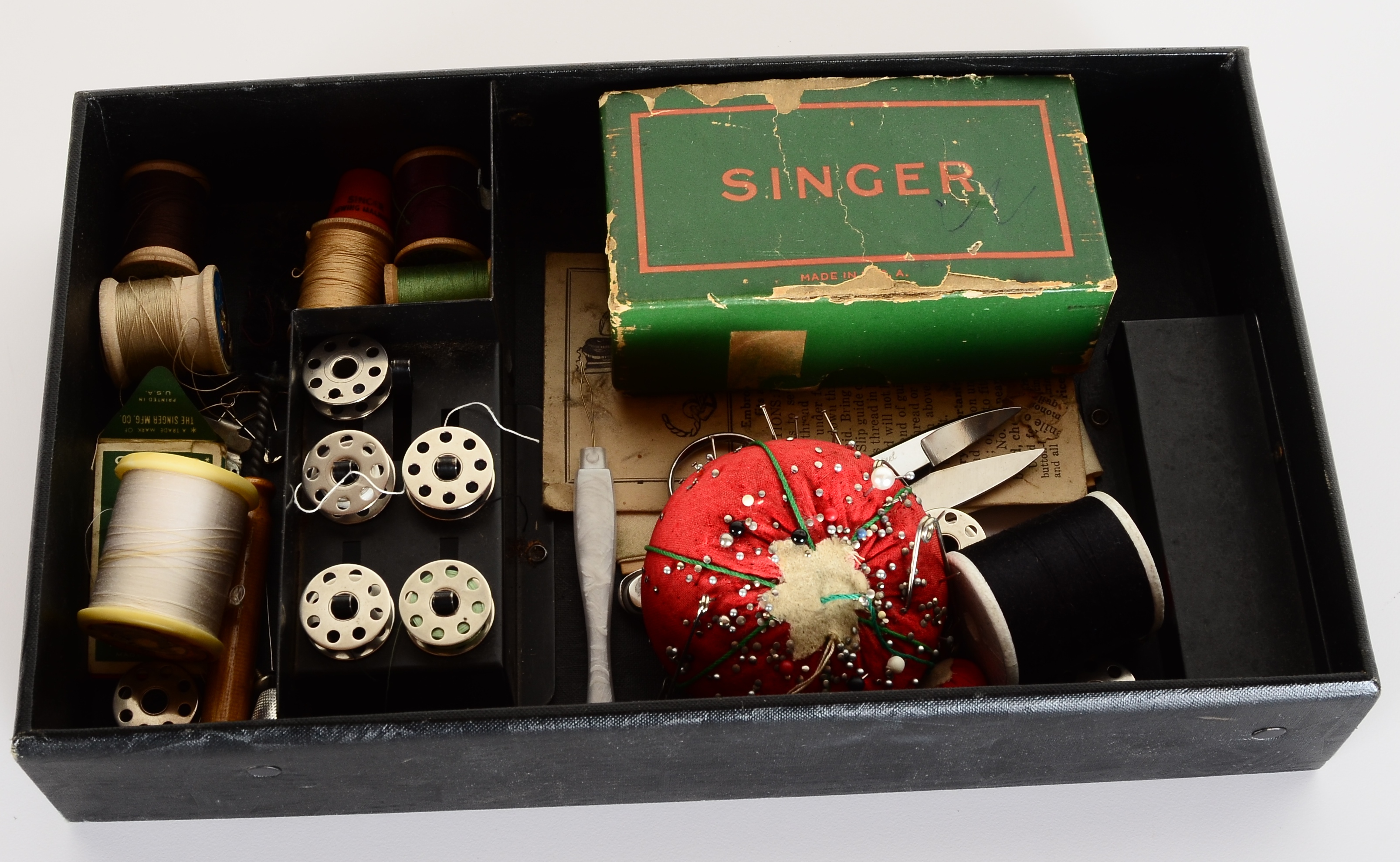 Circa 1938 Singer Featherweight Sewing Machine and Case