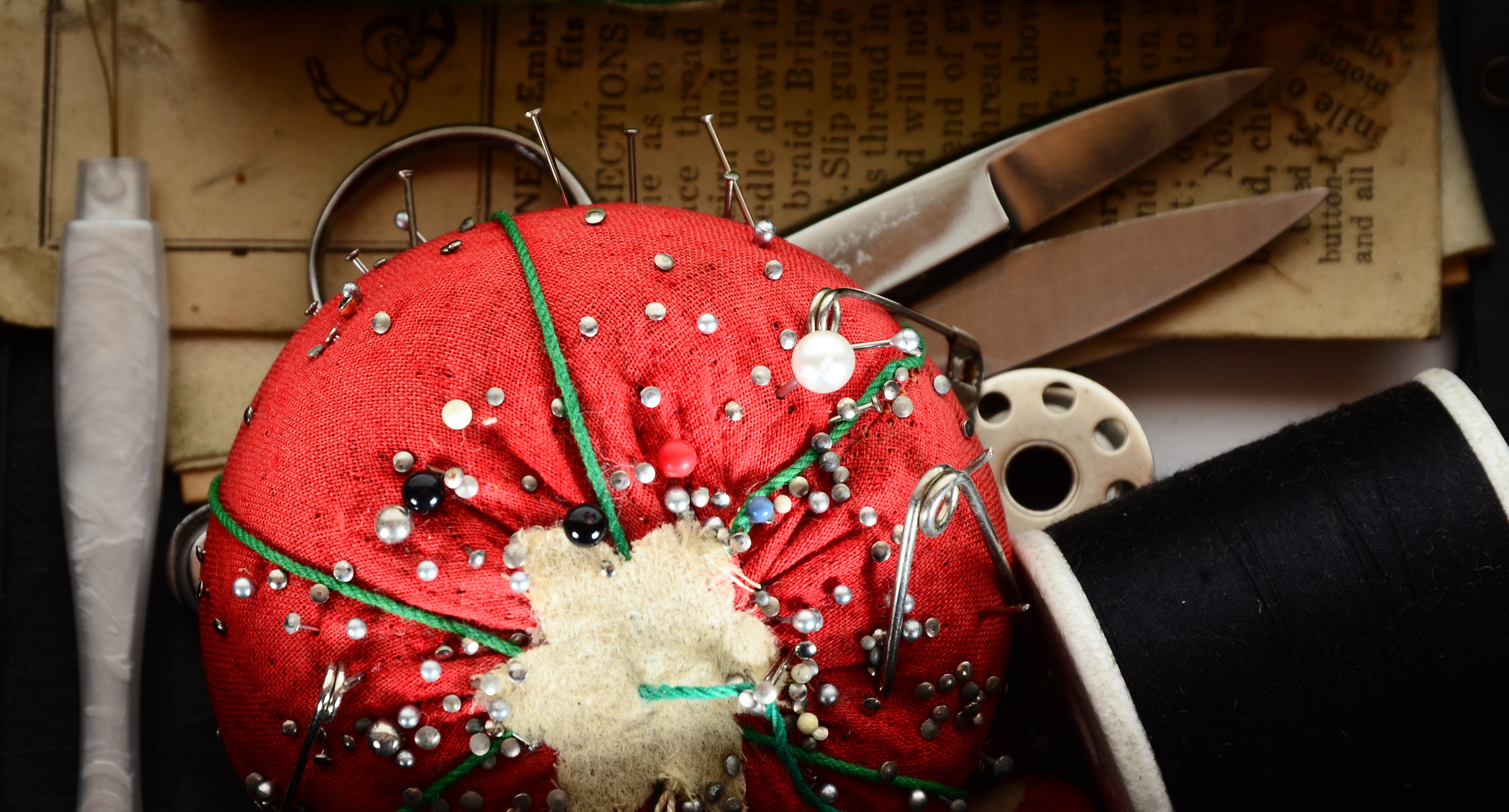 Circa 1938 Singer Featherweight Sewing Machine and Case